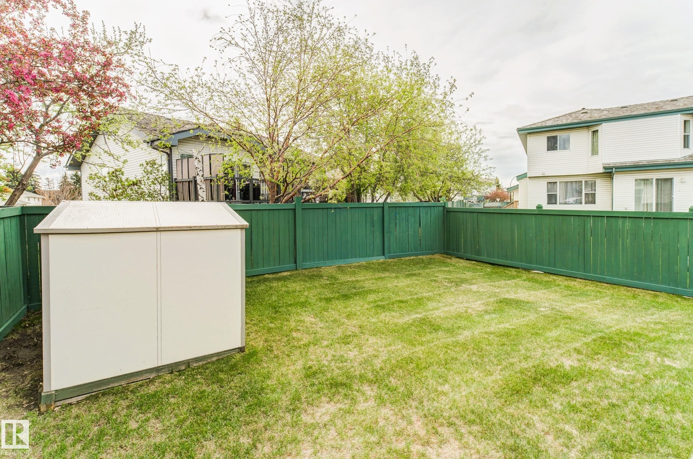 1003 Blackburn Close, Edmonton, AB - Outdoor