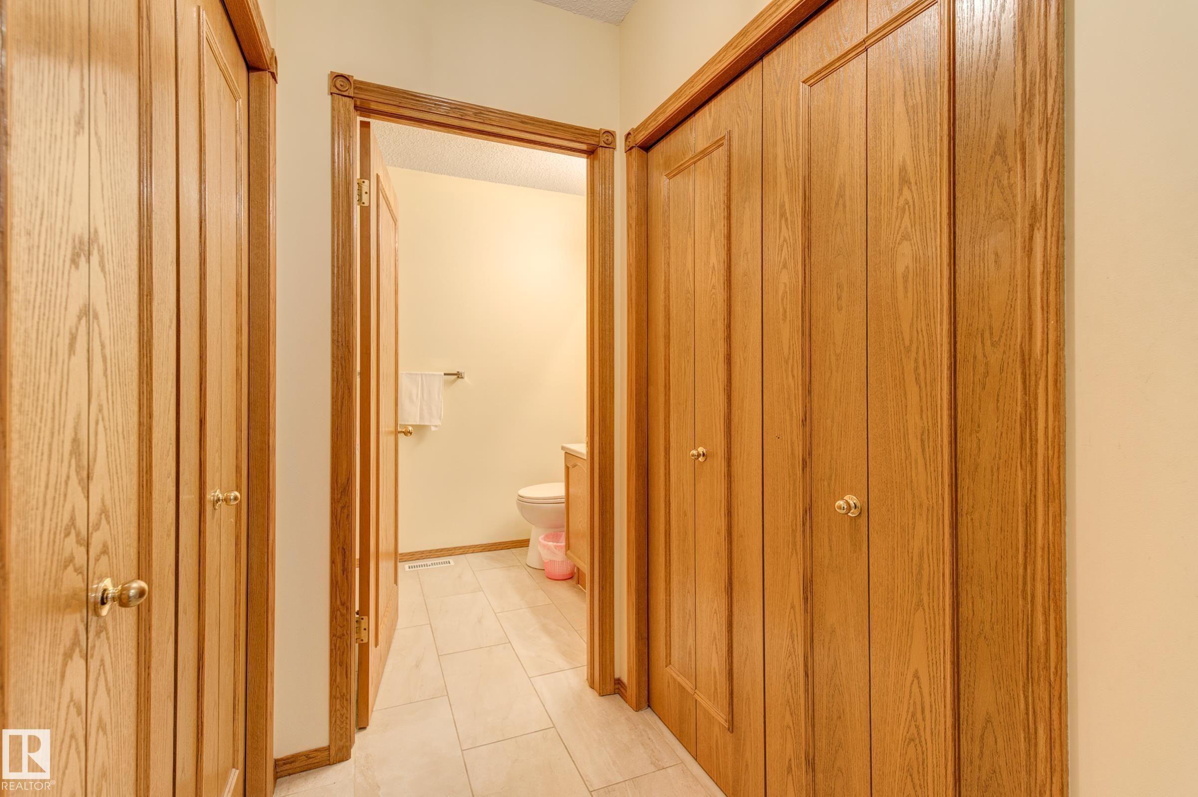 1003 Blackburn Close, Edmonton, AB - Indoor