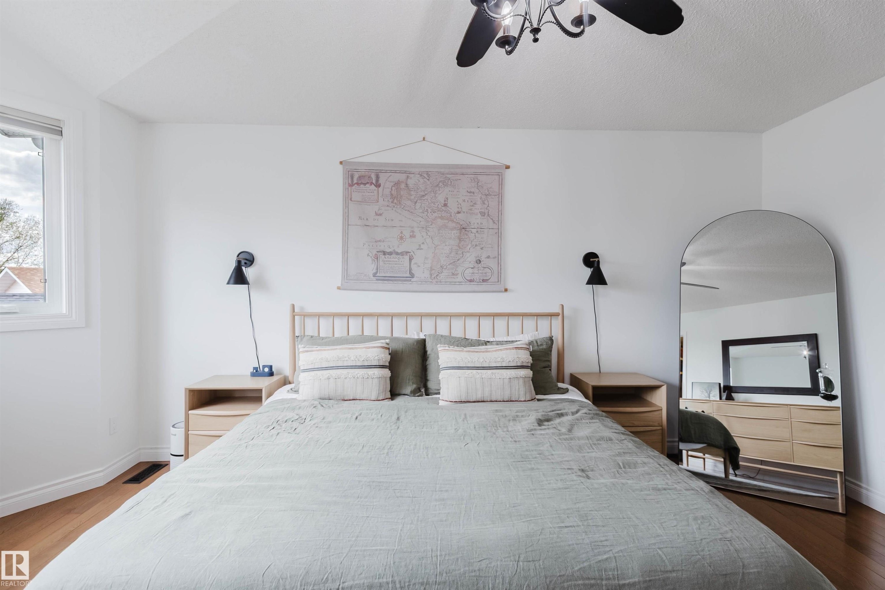 18 Hunter Crest, Sherwood Park, AB - Indoor Photo Showing Bedroom