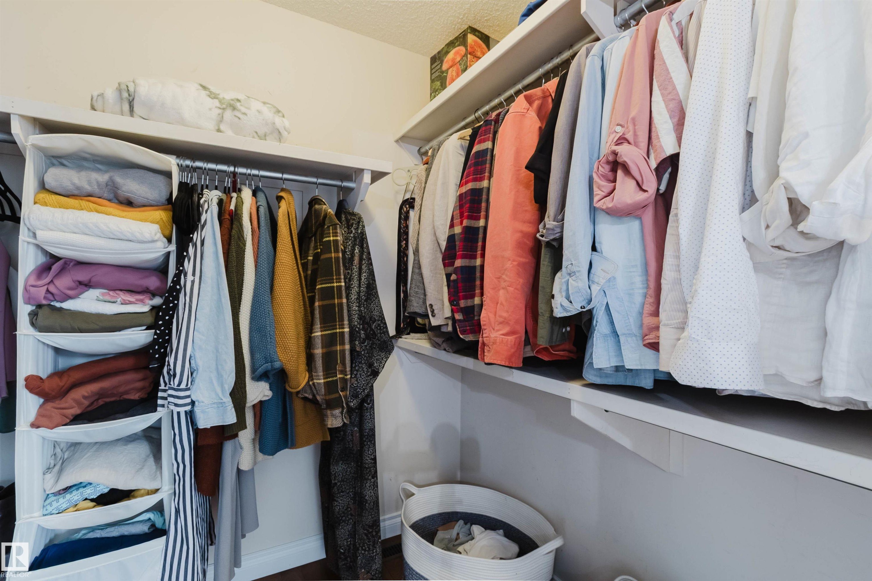 18 Hunter Crest, Sherwood Park, AB - Indoor With Storage