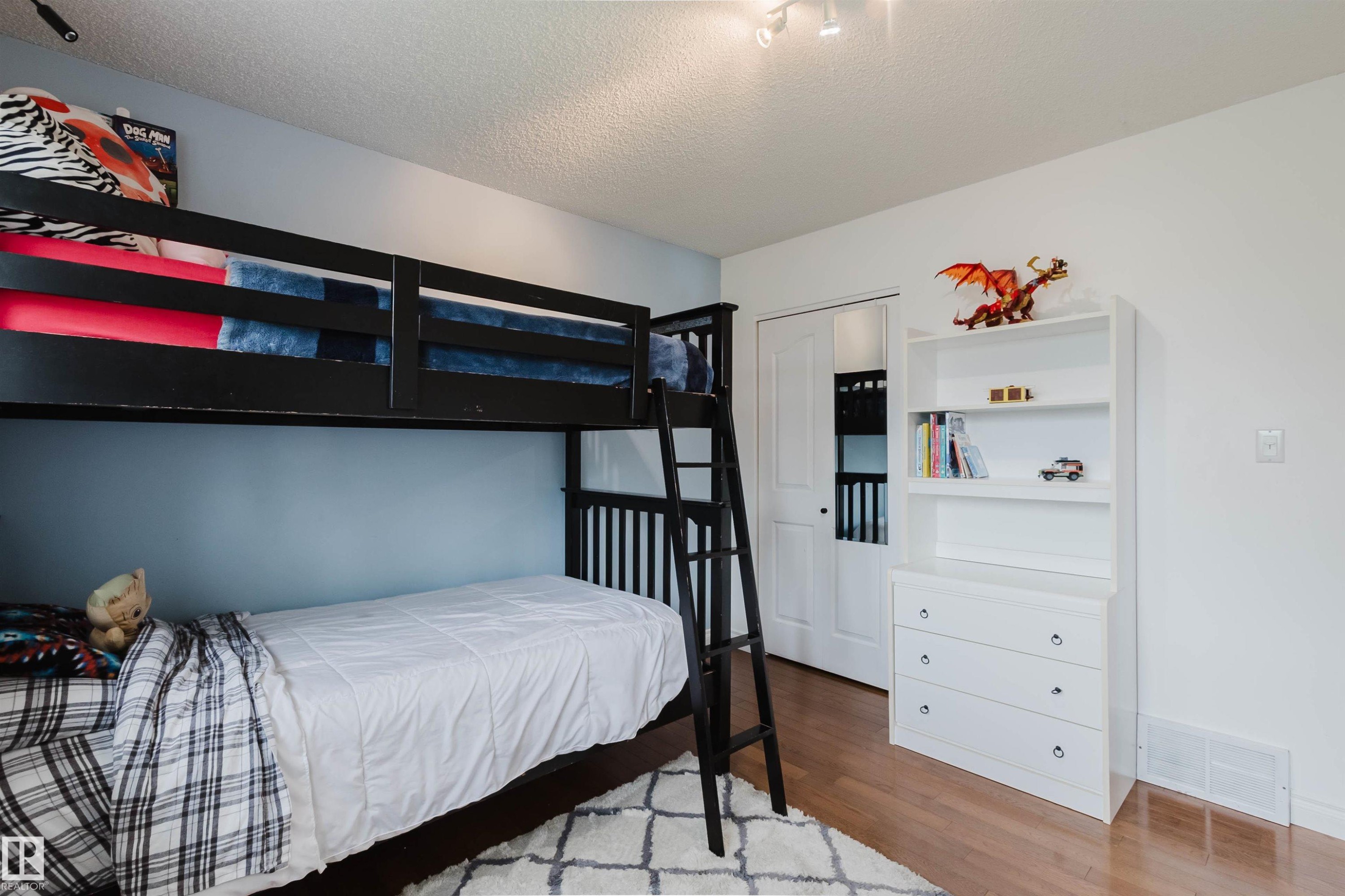 18 Hunter Crest, Sherwood Park, AB - Indoor Photo Showing Bedroom