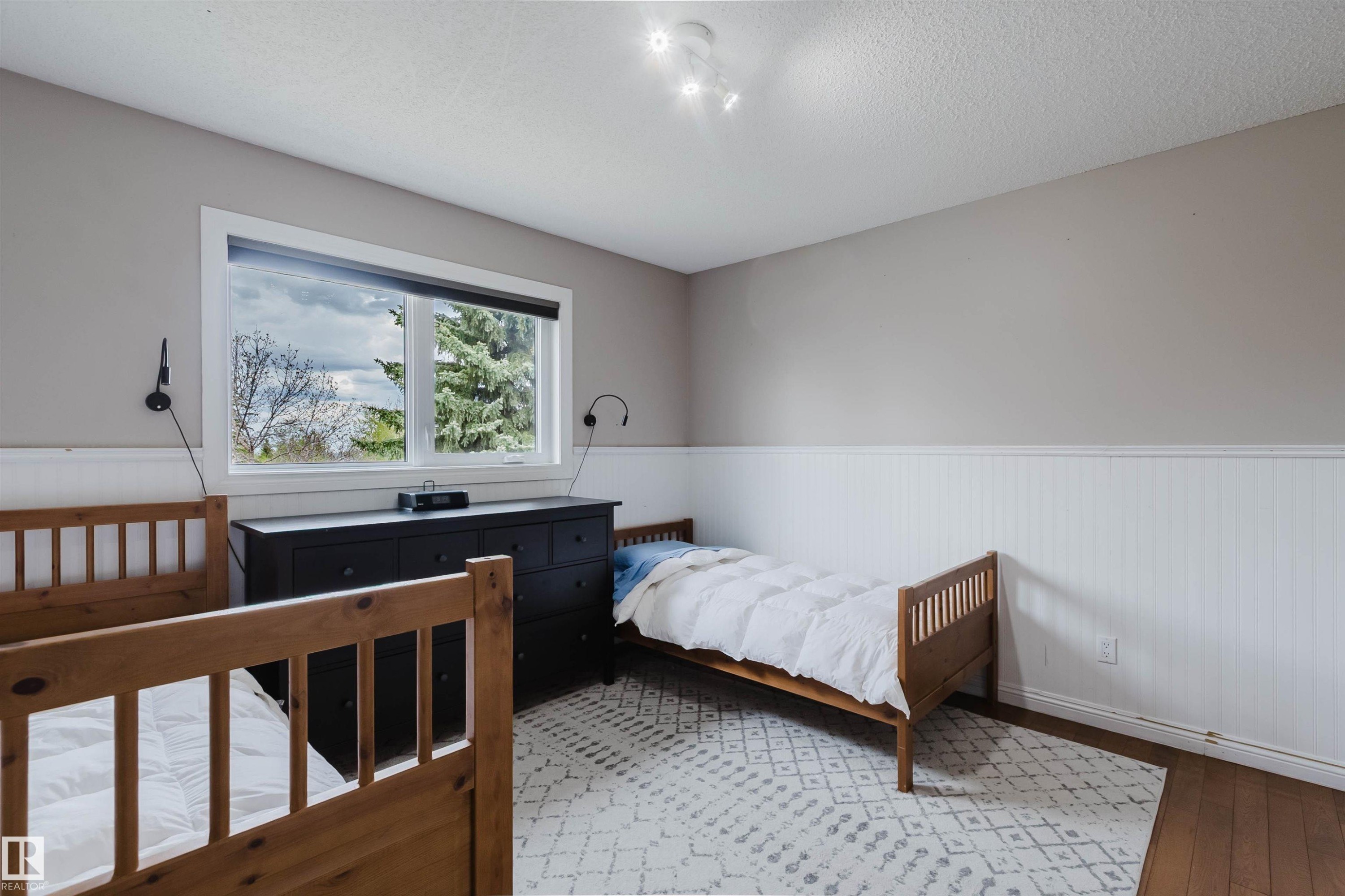 18 Hunter Crest, Sherwood Park, AB - Indoor Photo Showing Bedroom