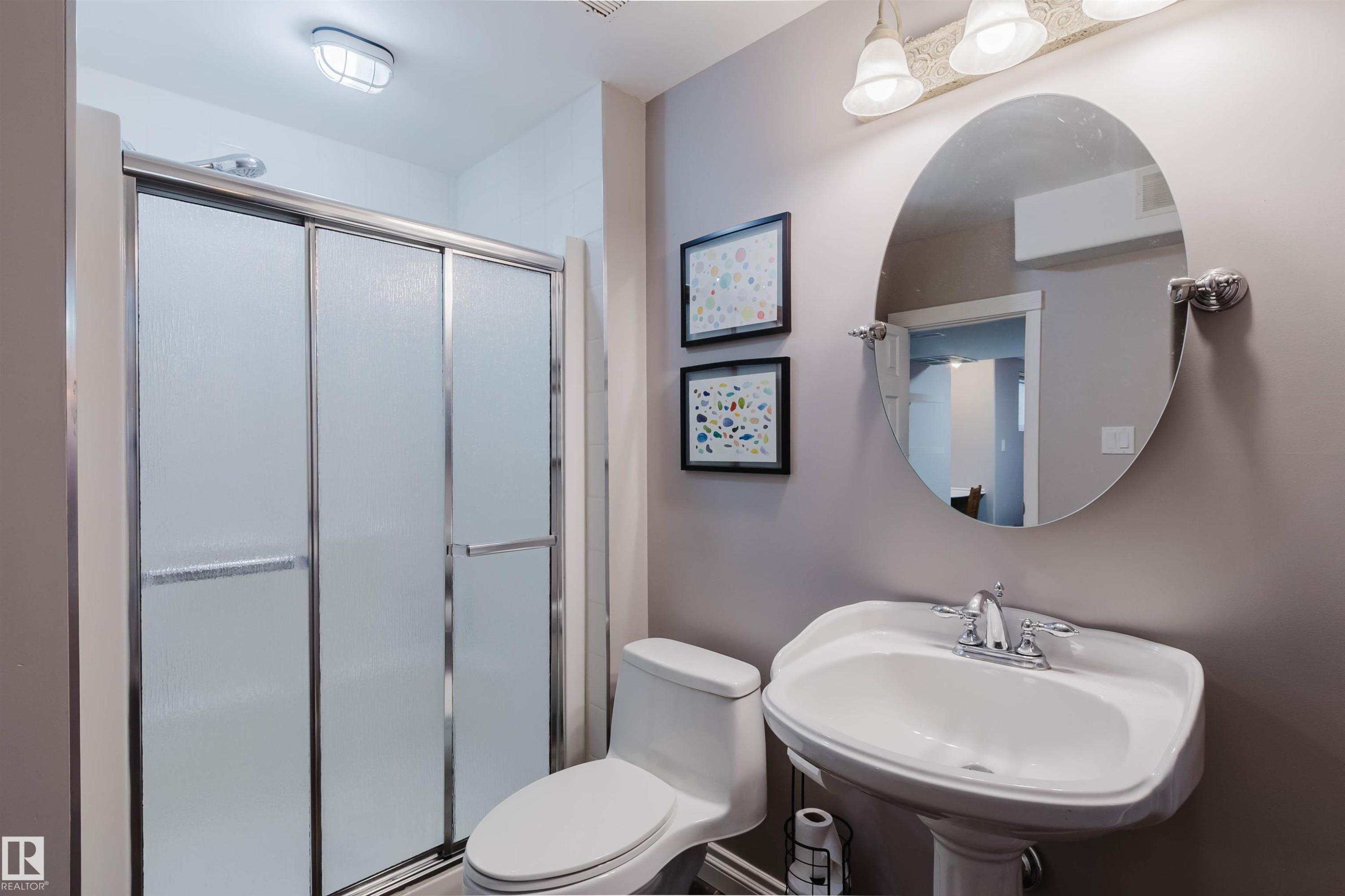 18 Hunter Crest, Sherwood Park, AB - Indoor Photo Showing Bathroom