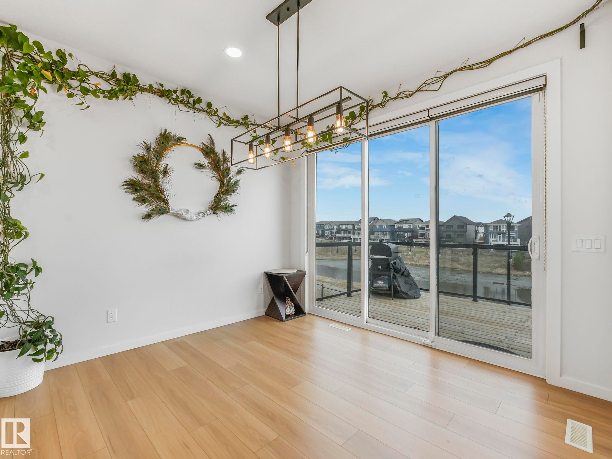 4324 Hawthorn Landing, Edmonton, AB - Indoor