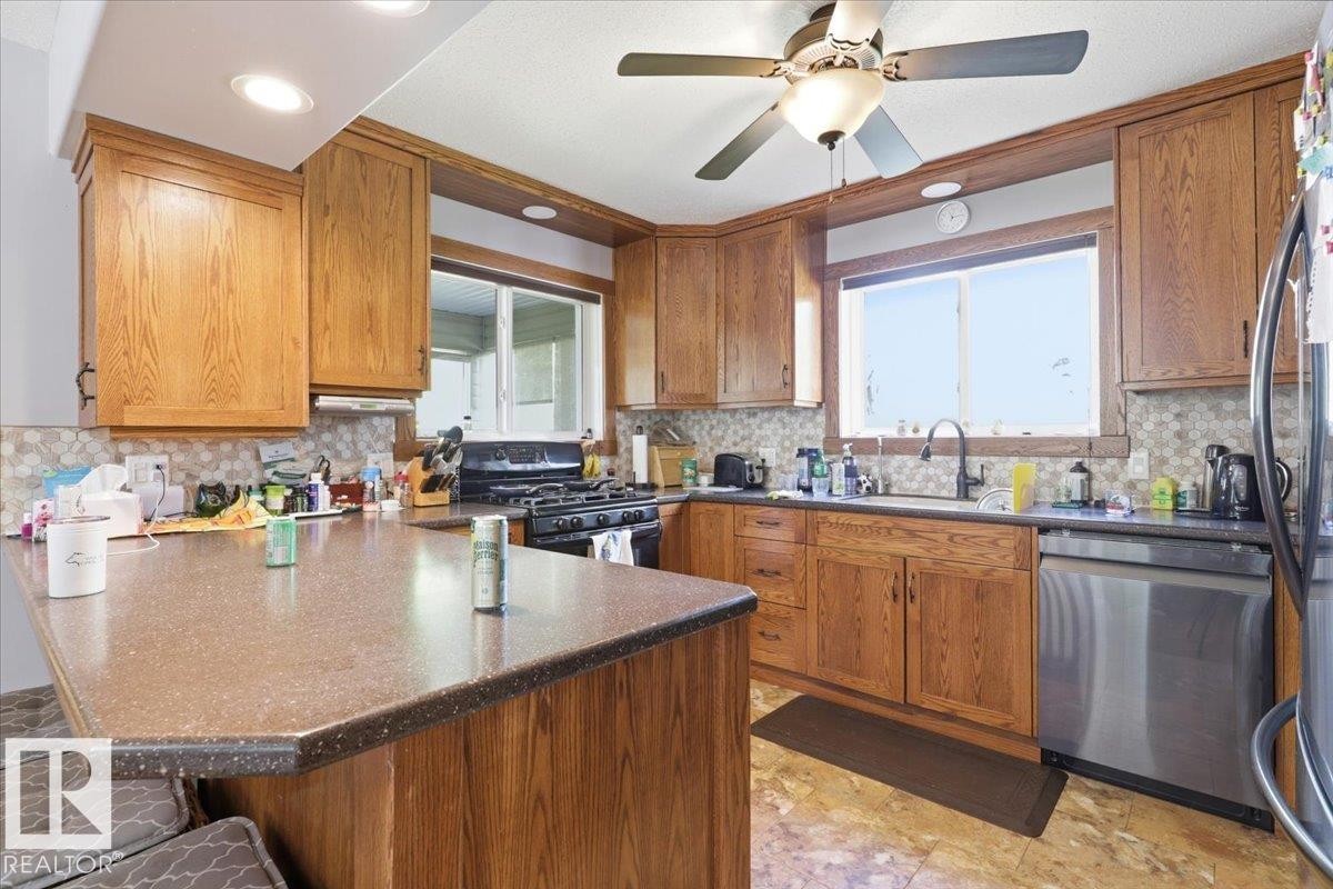 B59 Cottage Crescent, Rural Leduc County, AB - Indoor Photo Showing Kitchen