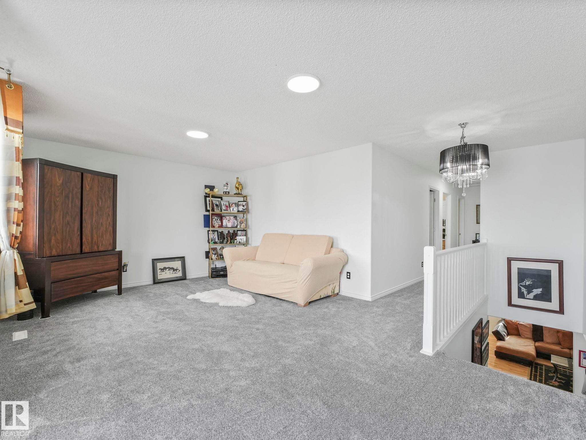 20115 46 Avenue, Edmonton, AB - Indoor