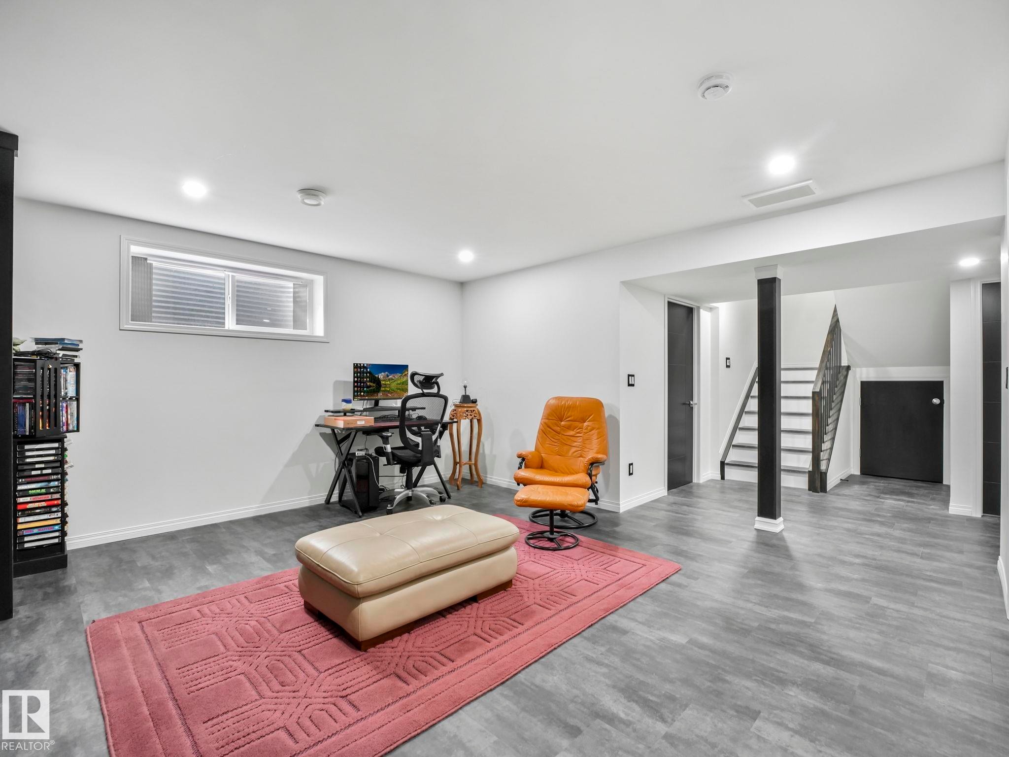 20115 46 Avenue, Edmonton, AB - Indoor