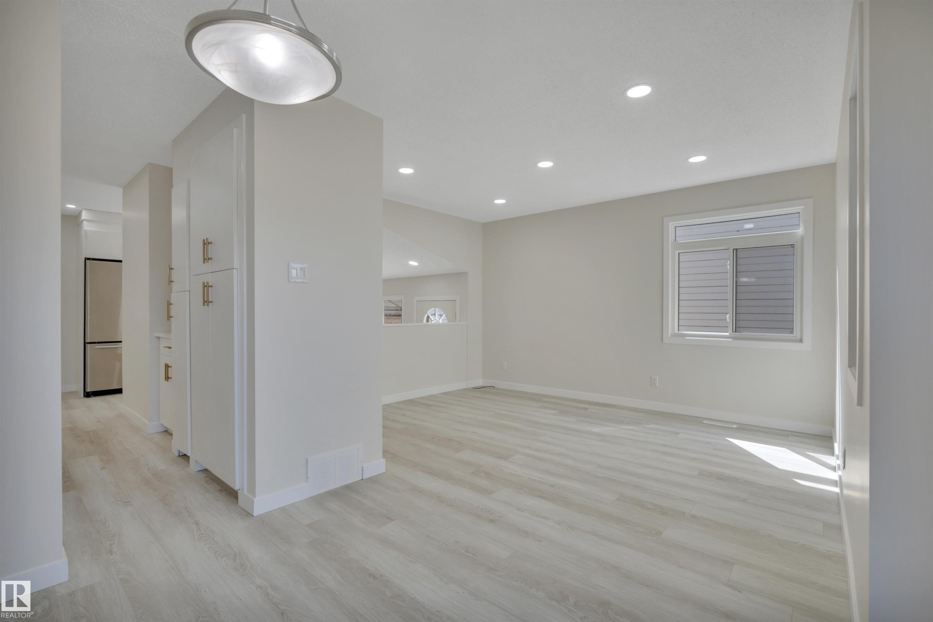 52 Pipestone Drive, Devon, AB - Indoor Photo Showing Other Room
