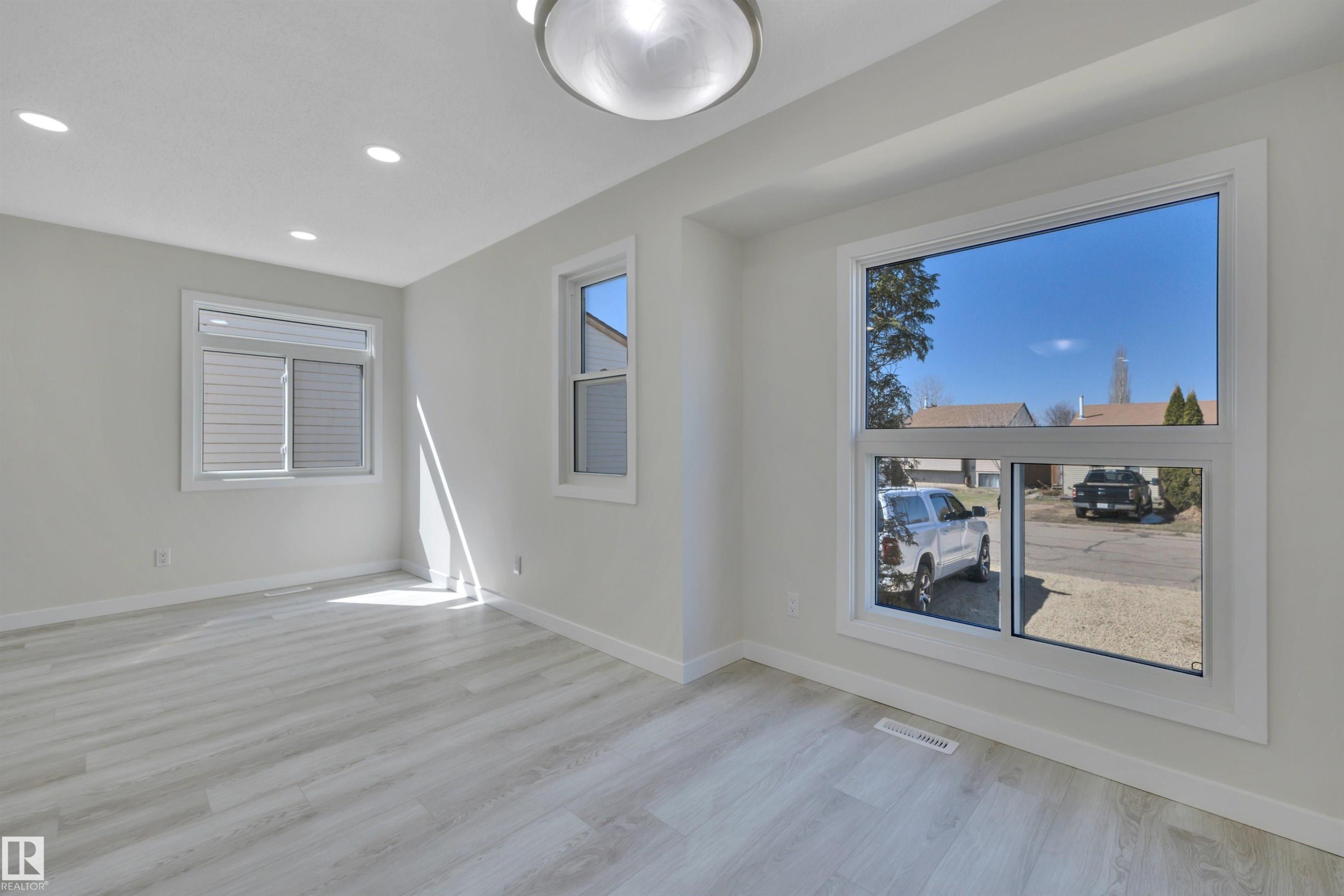 52 Pipestone Drive, Devon, AB - Indoor Photo Showing Other Room