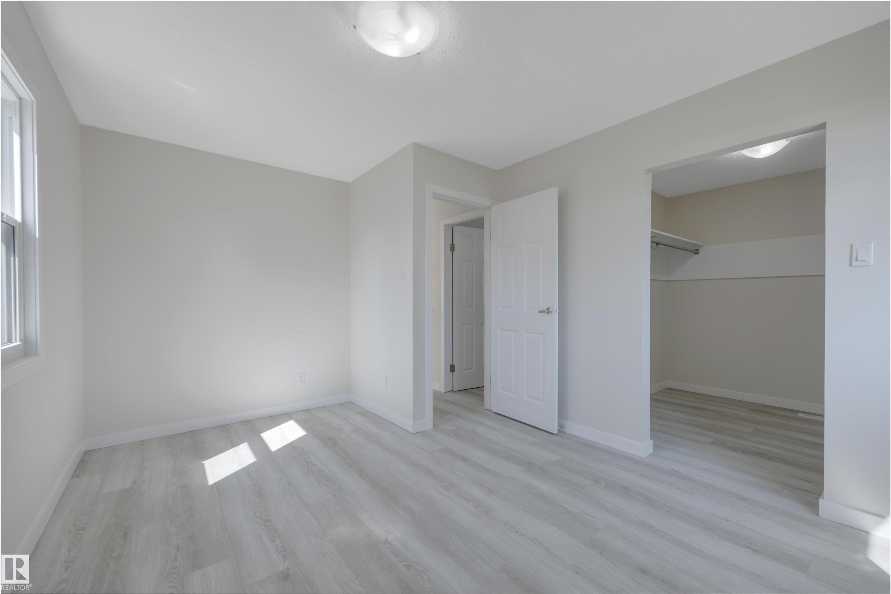 52 Pipestone Drive, Devon, AB - Indoor Photo Showing Other Room