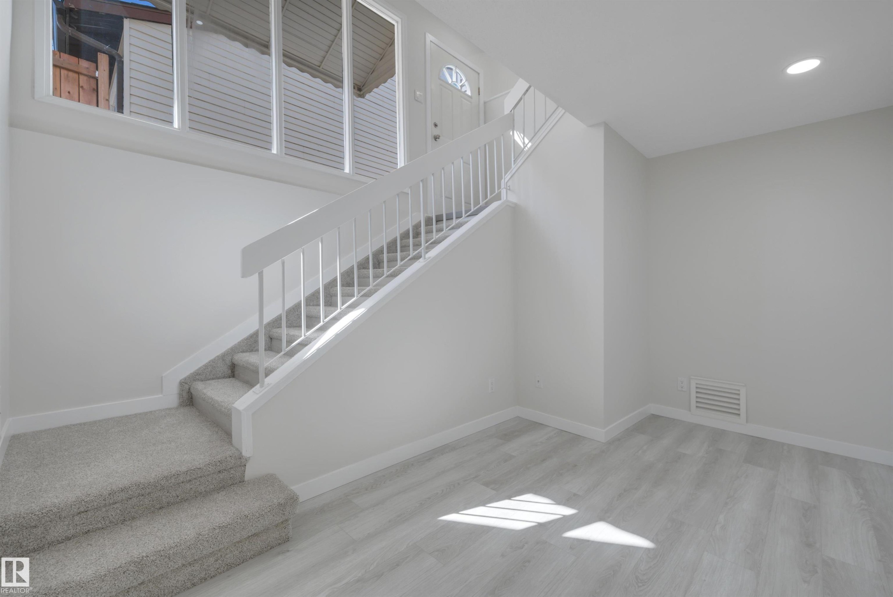 52 Pipestone Drive, Devon, AB - Indoor Photo Showing Other Room