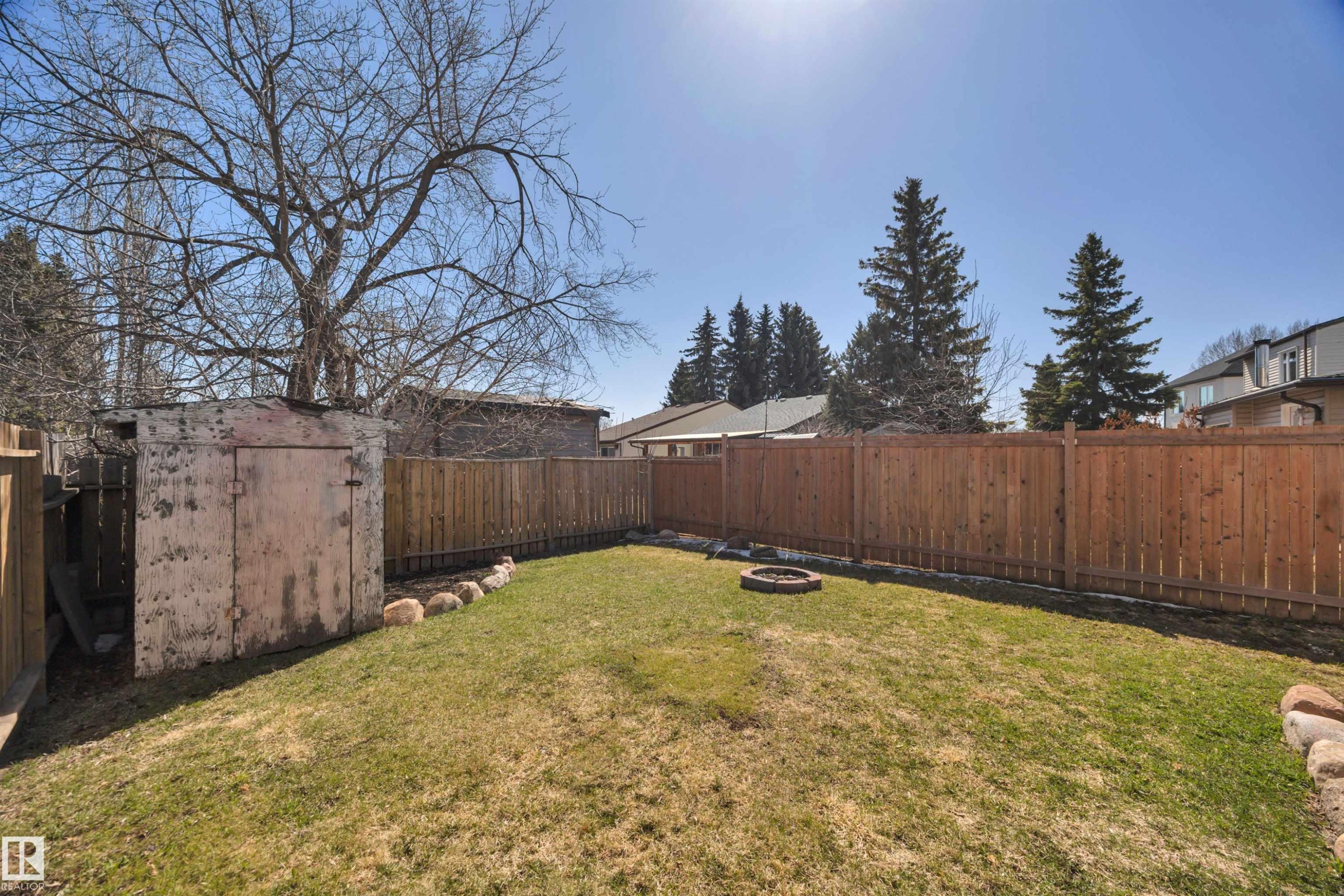 52 Pipestone Drive, Devon, AB - Outdoor