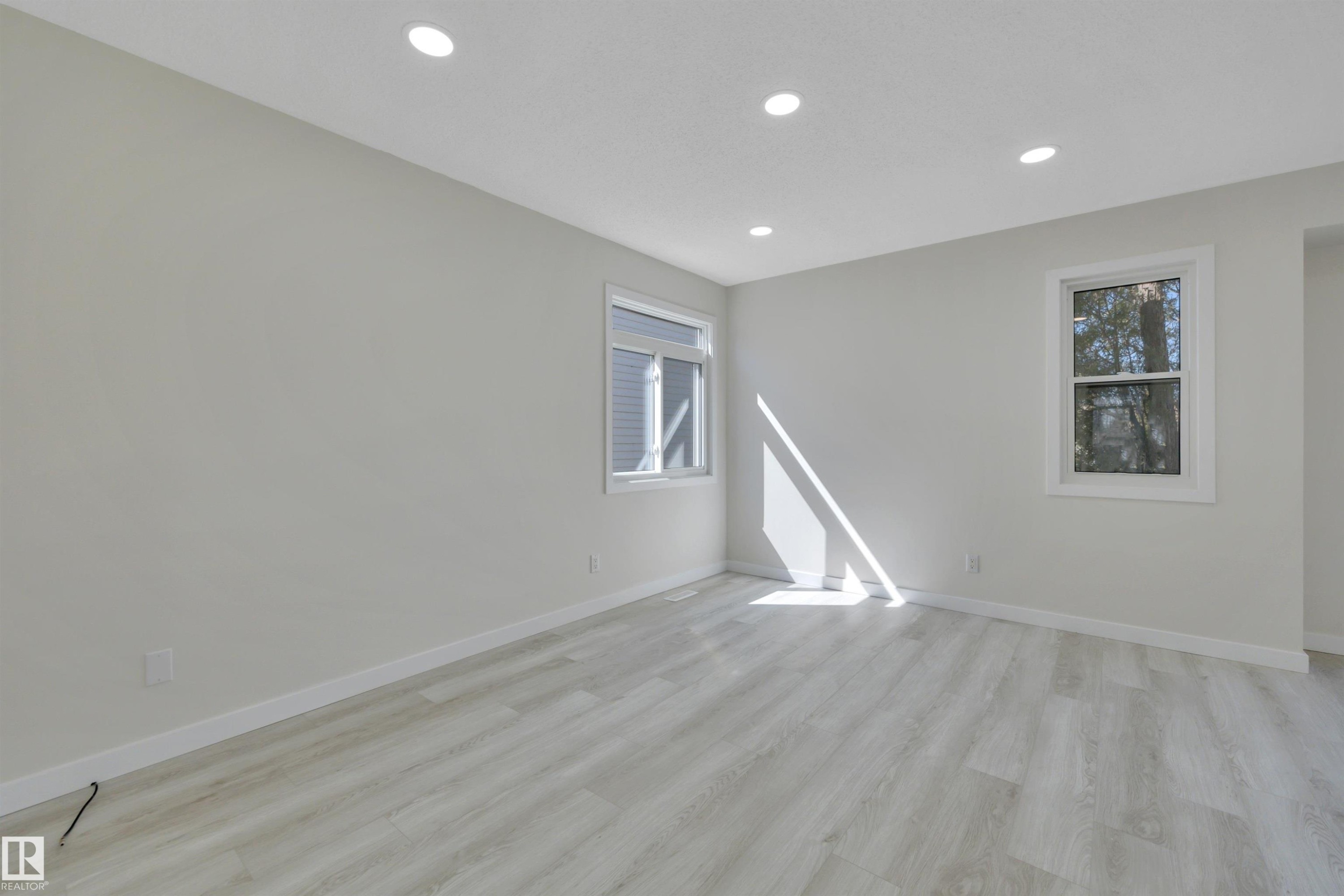 52 Pipestone Drive, Devon, AB - Indoor Photo Showing Other Room