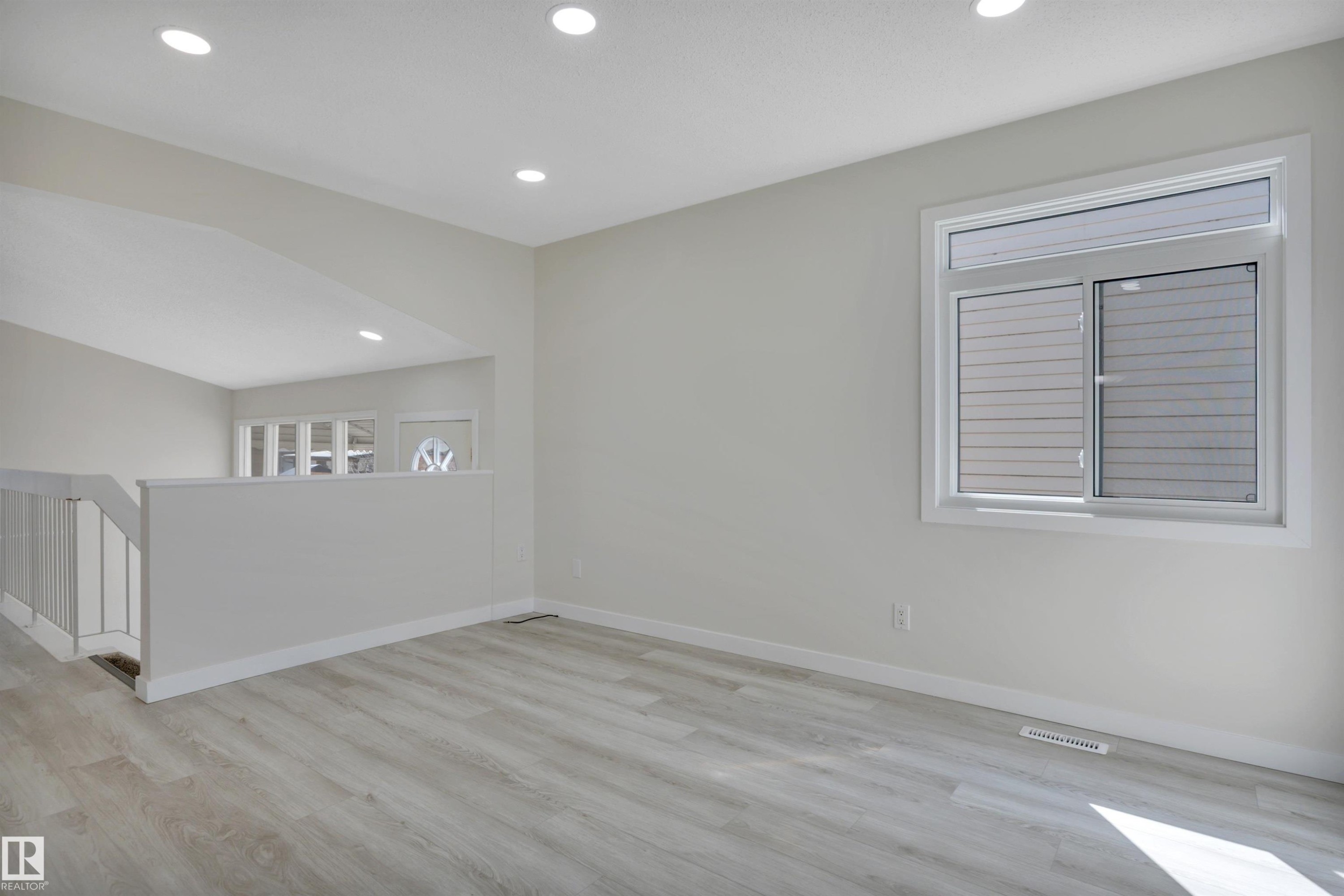52 Pipestone Drive, Devon, AB - Indoor Photo Showing Other Room