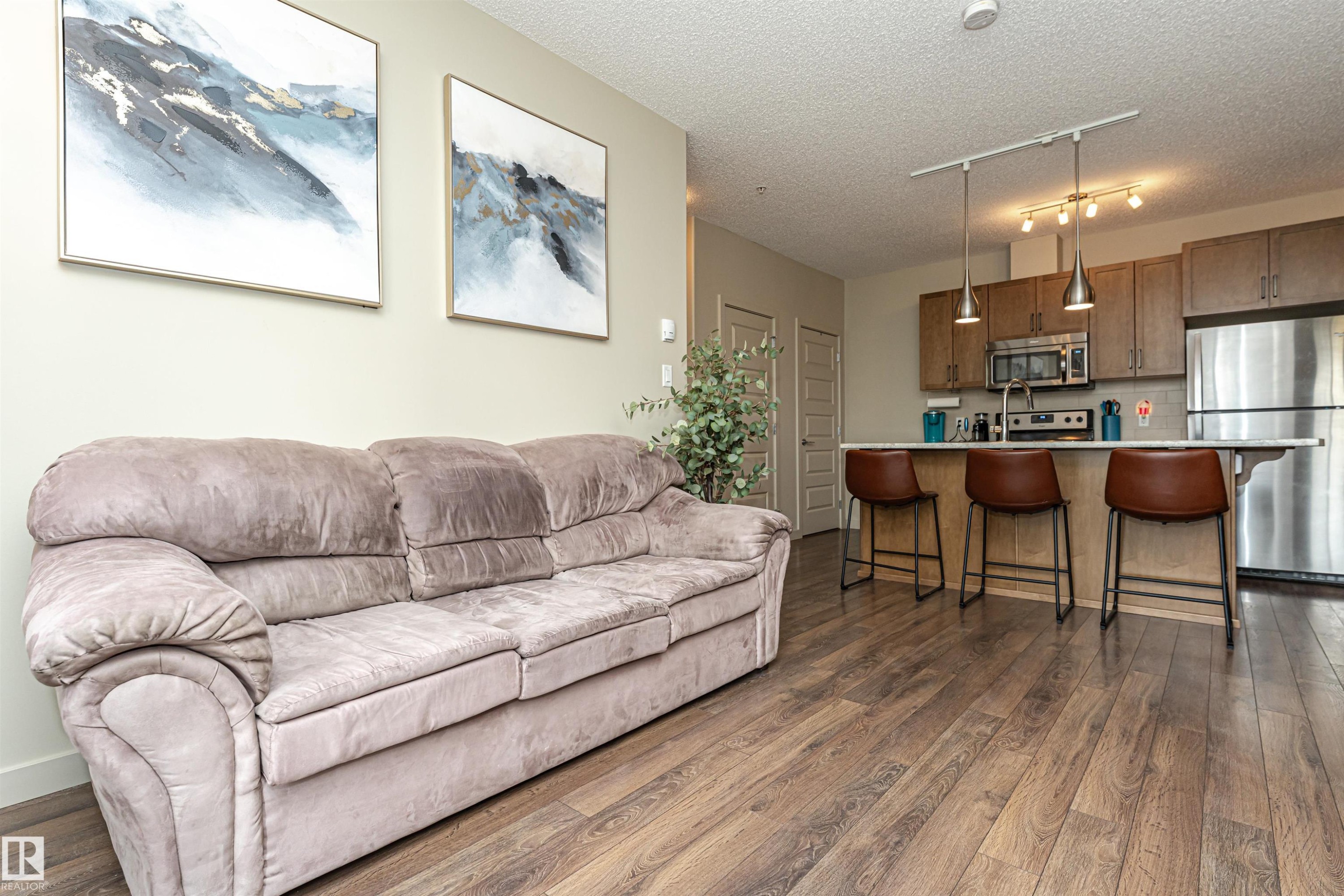 225 503 Albany Way, Edmonton, AB - Indoor