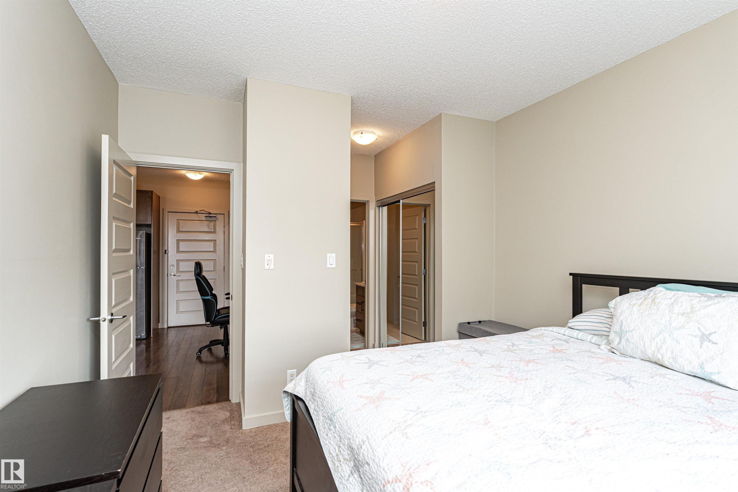 225 503 Albany Way, Edmonton, AB - Indoor Photo Showing Bedroom
