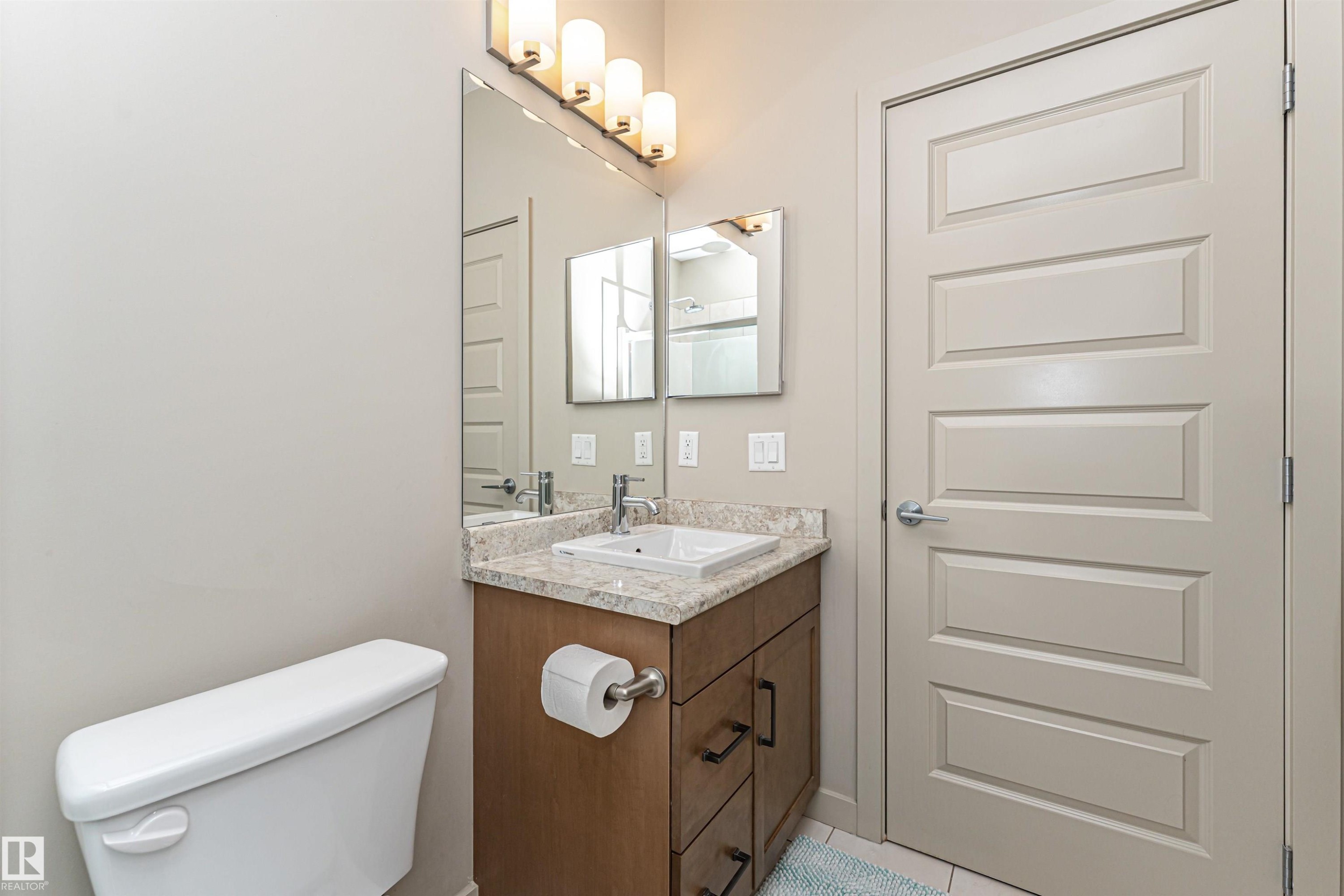 225 503 Albany Way, Edmonton, AB - Indoor Photo Showing Bathroom