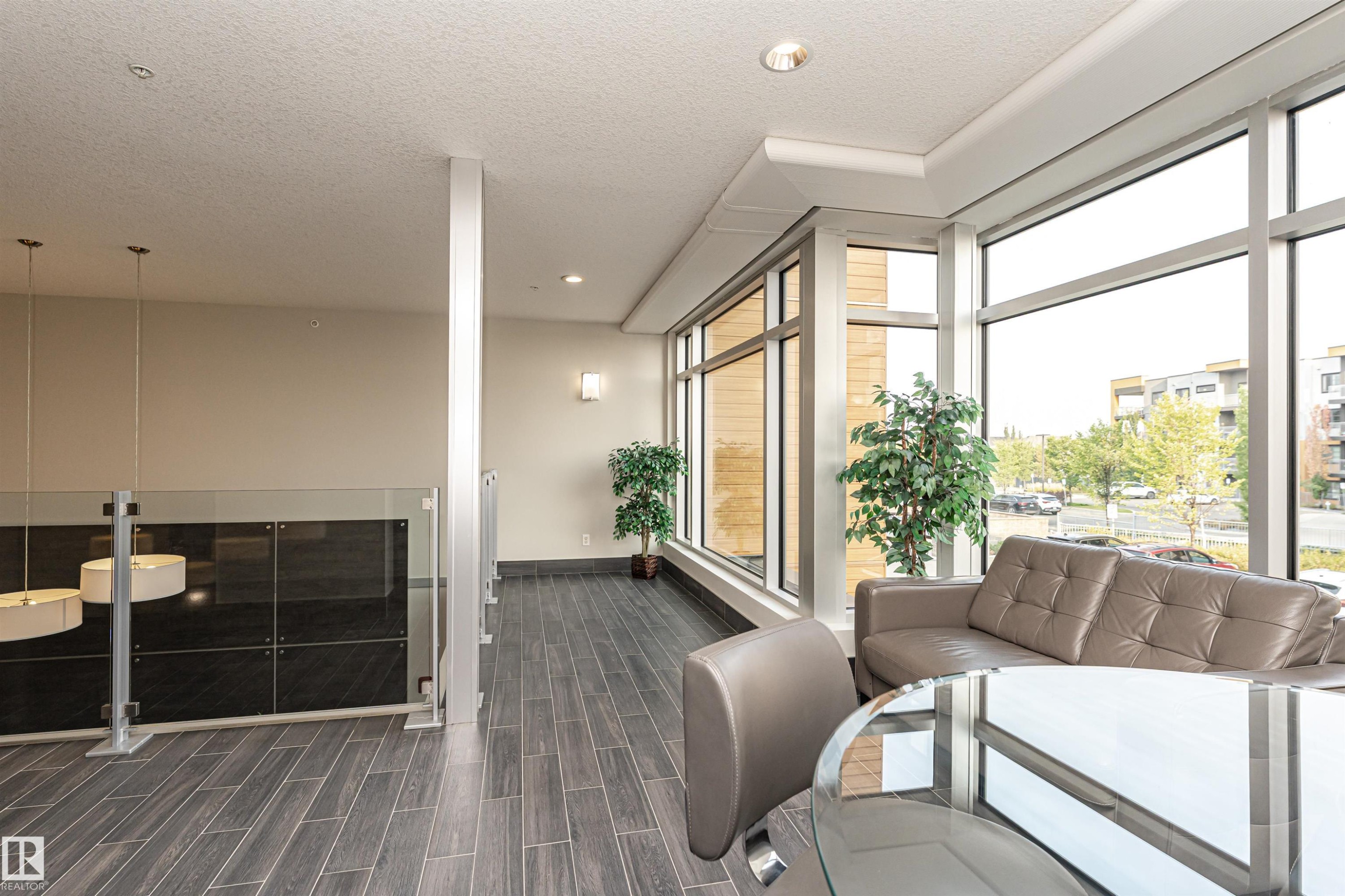 225 503 Albany Way, Edmonton, AB - Indoor