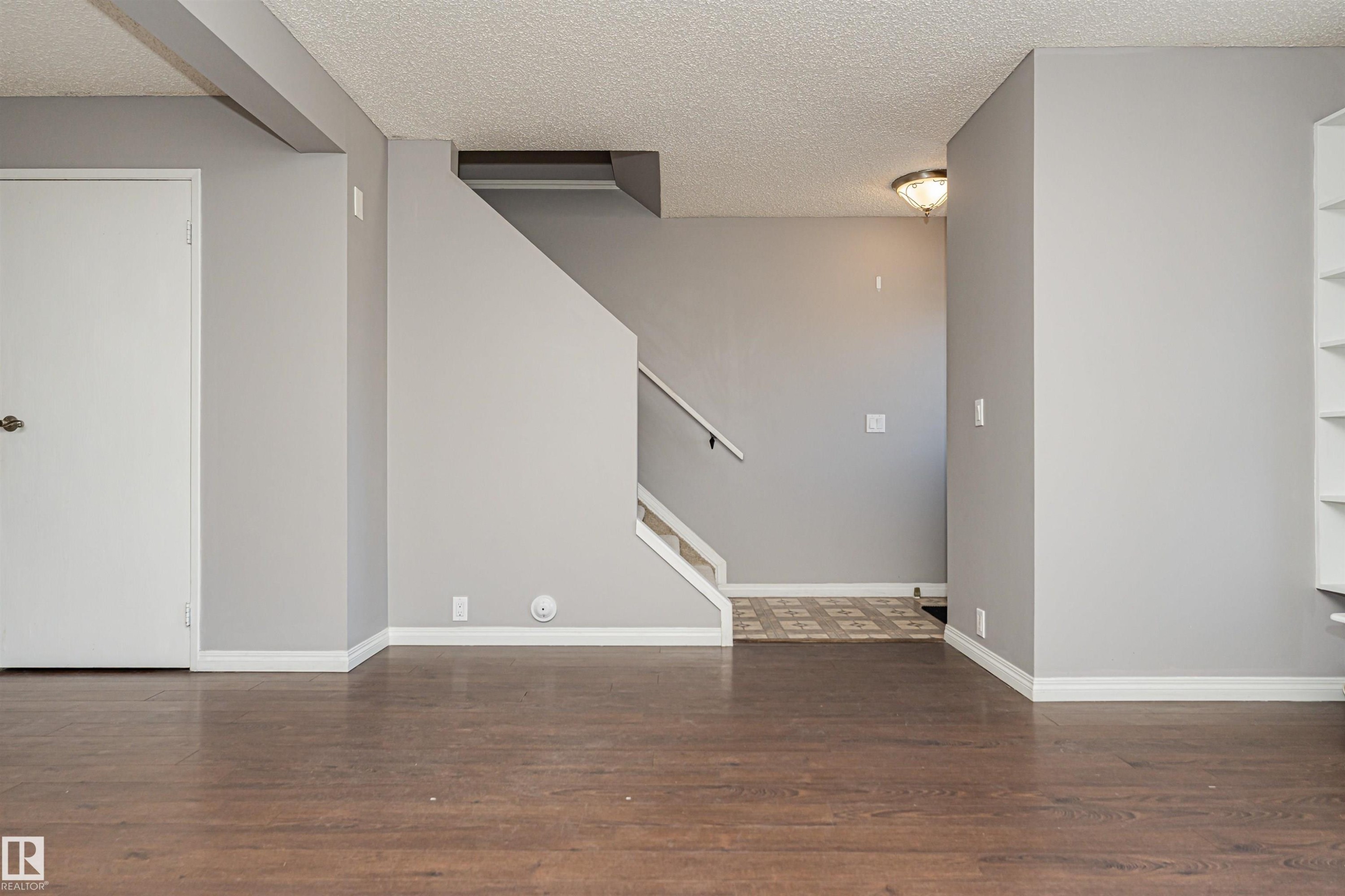 18425 95A Avenue, Edmonton, AB - Indoor Photo Showing Other Room