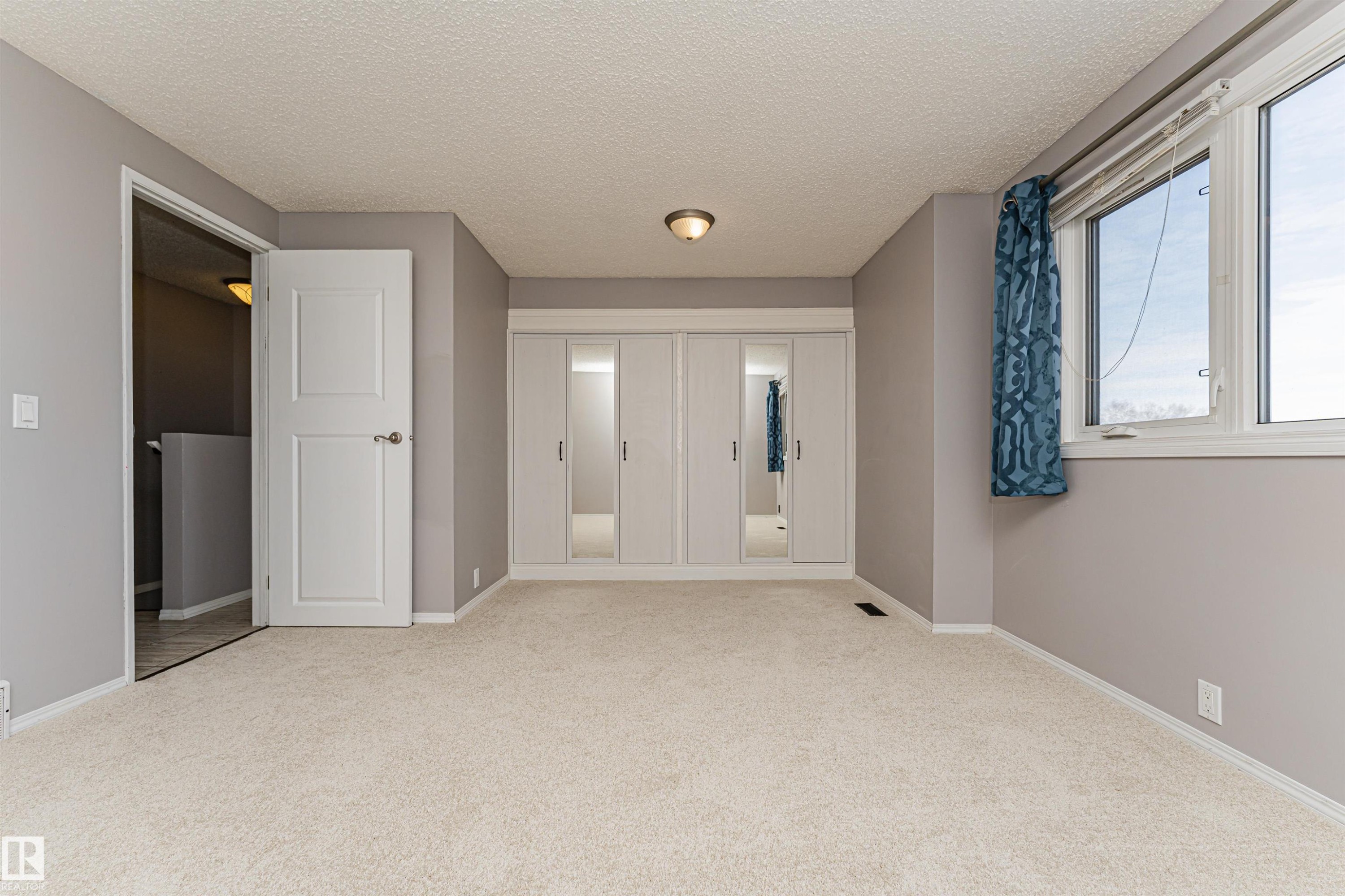 18425 95A Avenue, Edmonton, AB - Indoor Photo Showing Other Room