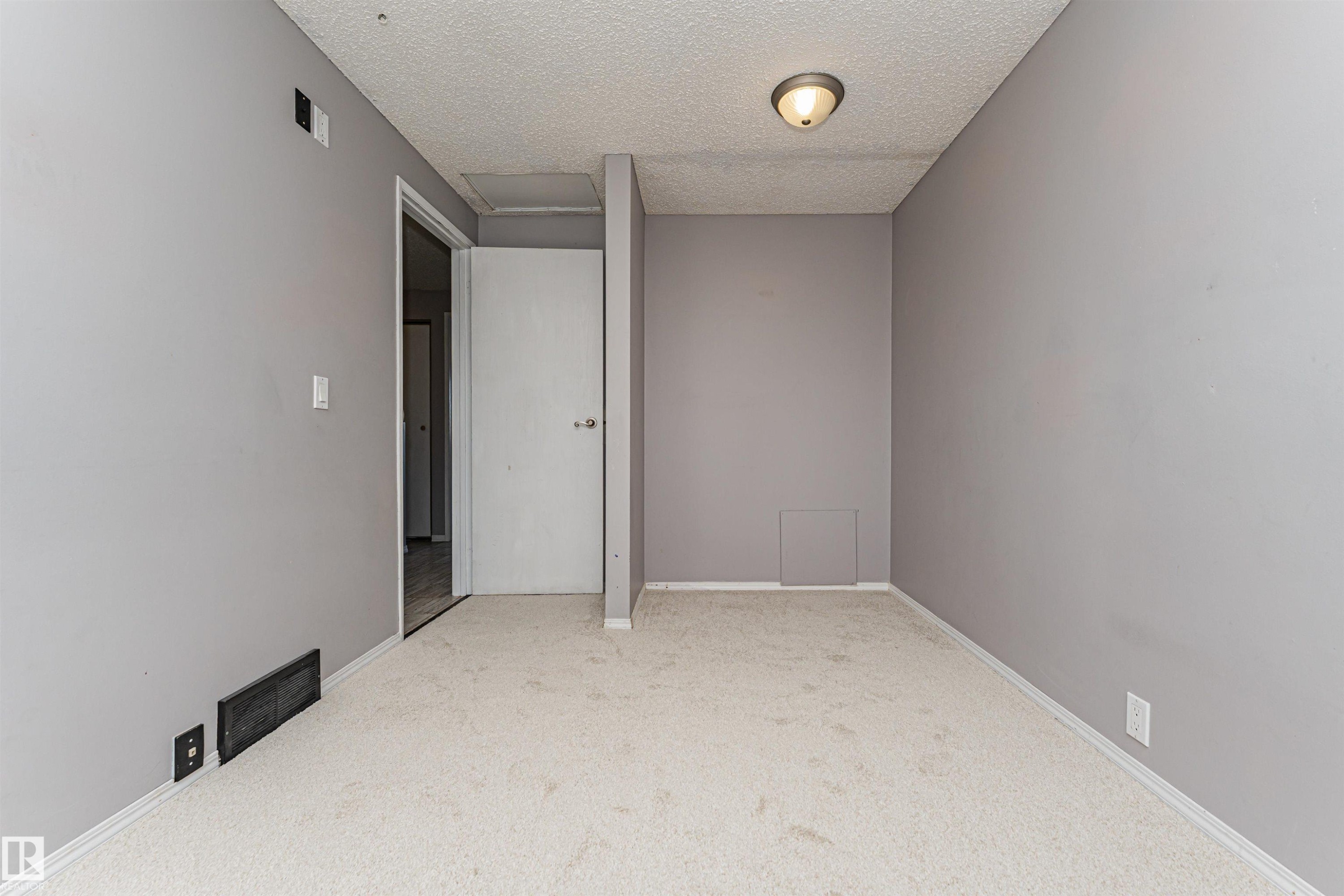 18425 95A Avenue, Edmonton, AB - Indoor Photo Showing Other Room