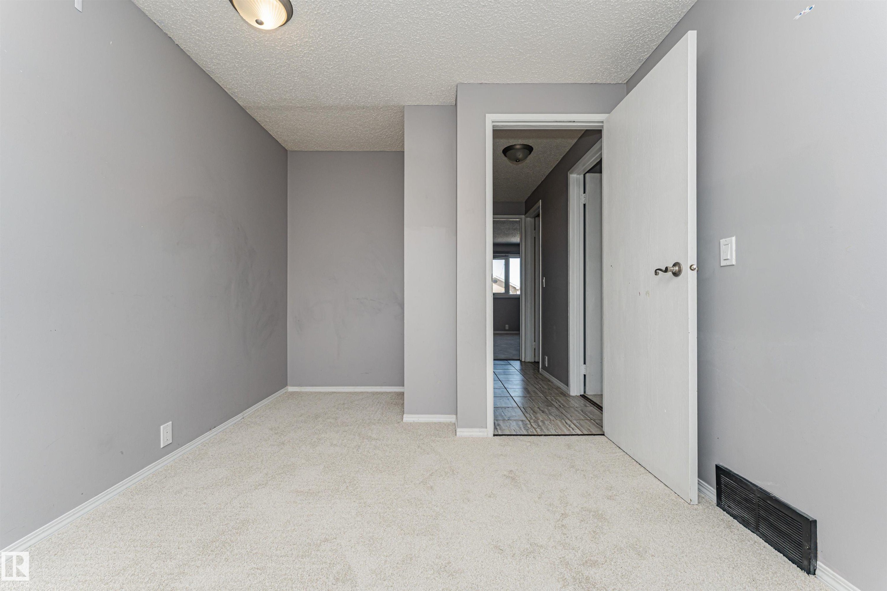 18425 95A Avenue, Edmonton, AB - Indoor Photo Showing Other Room