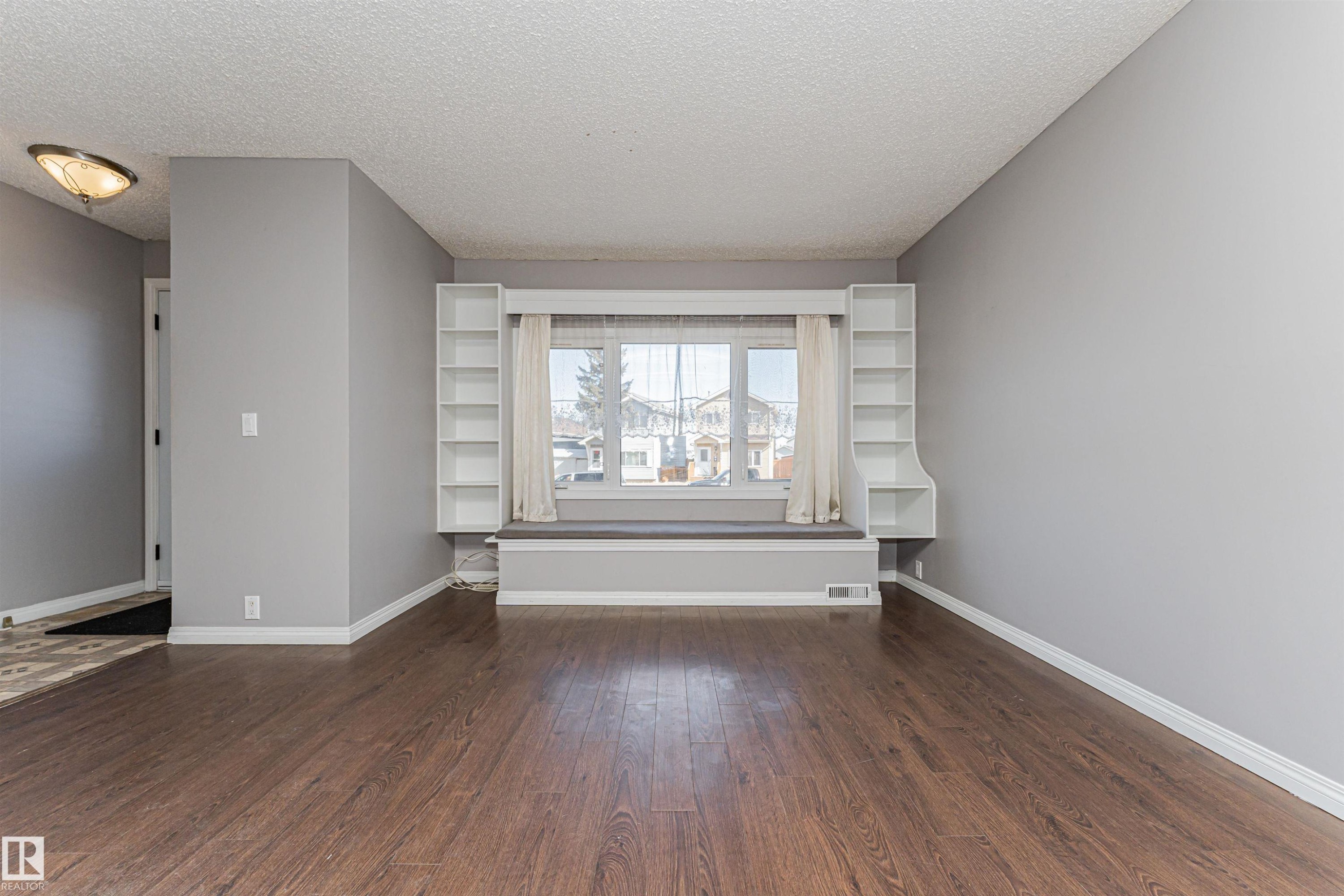 18425 95A Avenue, Edmonton, AB - Indoor Photo Showing Other Room