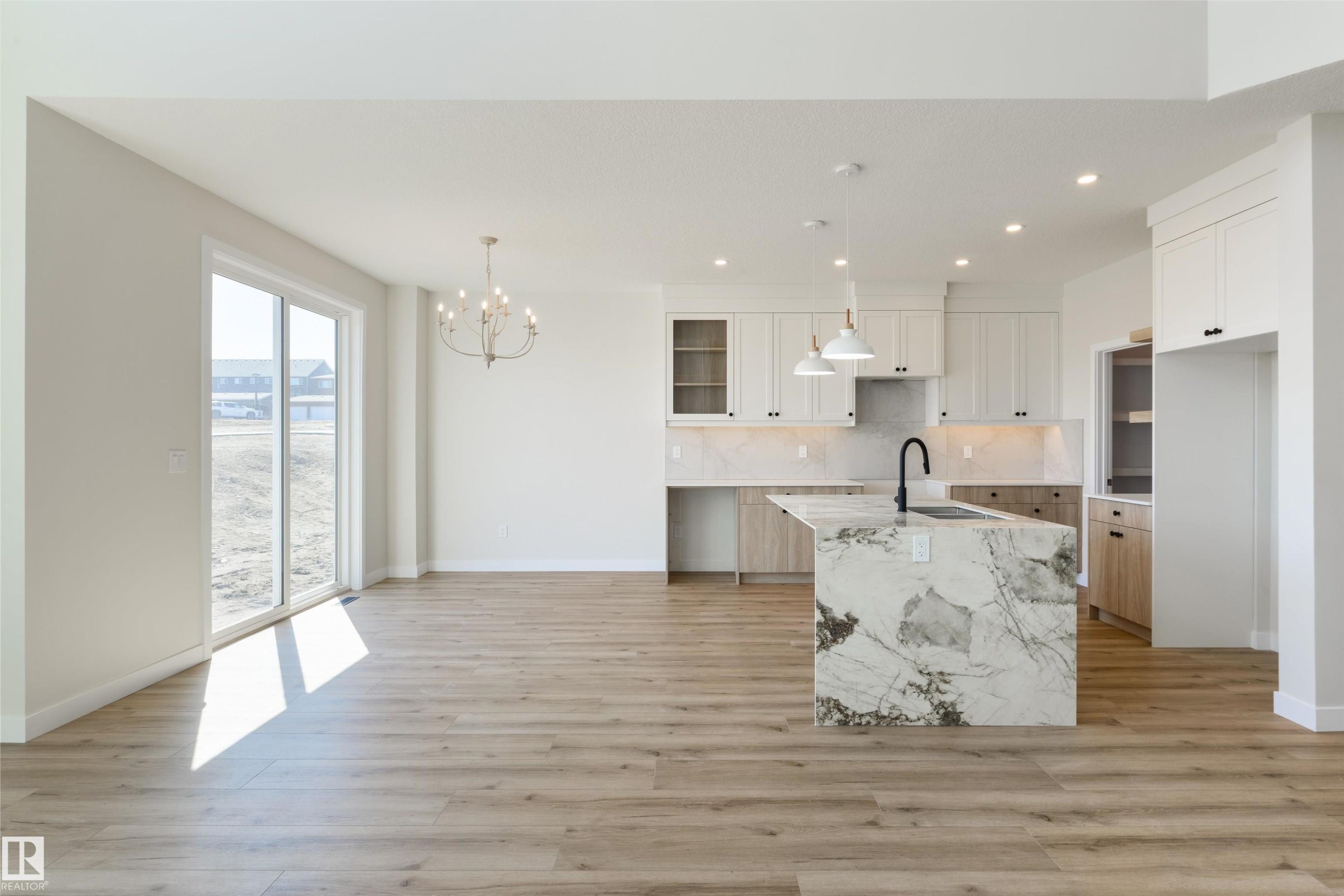 1443 Osprey Crest Nw, Edmonton, AB - Indoor Photo Showing Kitchen With Upgraded Kitchen