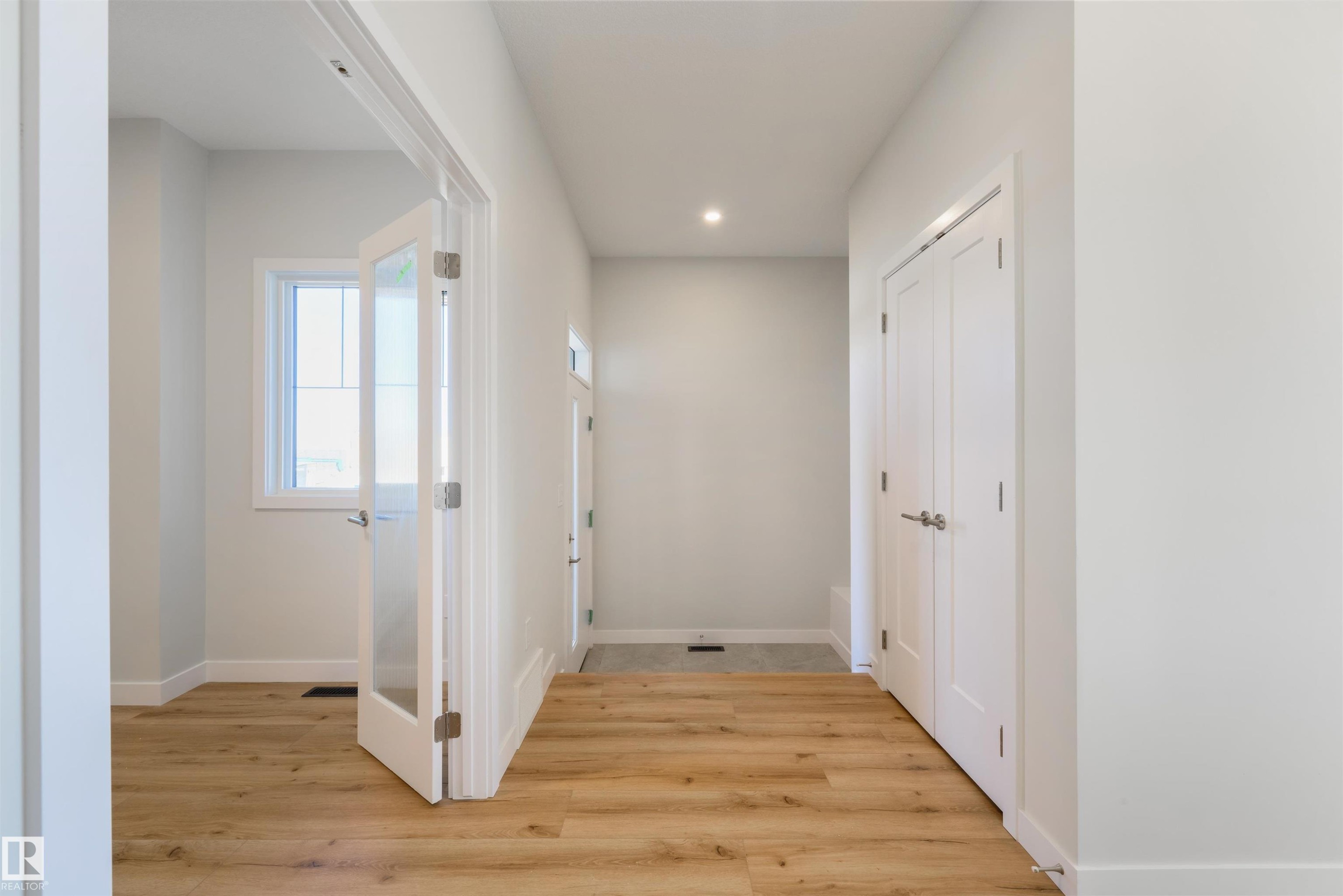 1443 Osprey Crest Nw, Edmonton, AB - Indoor Photo Showing Other Room
