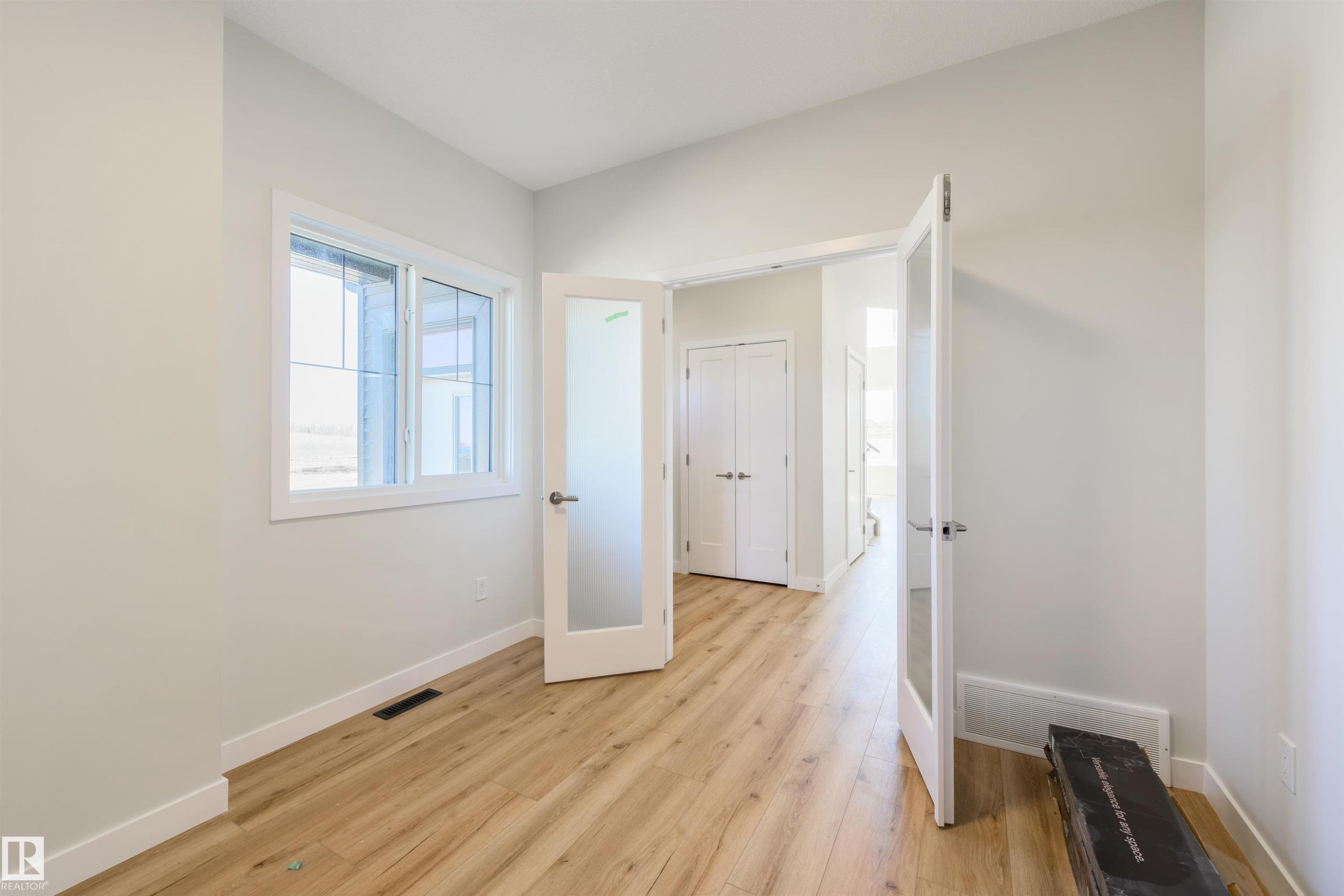 1443 Osprey Crest Nw, Edmonton, AB - Indoor Photo Showing Other Room
