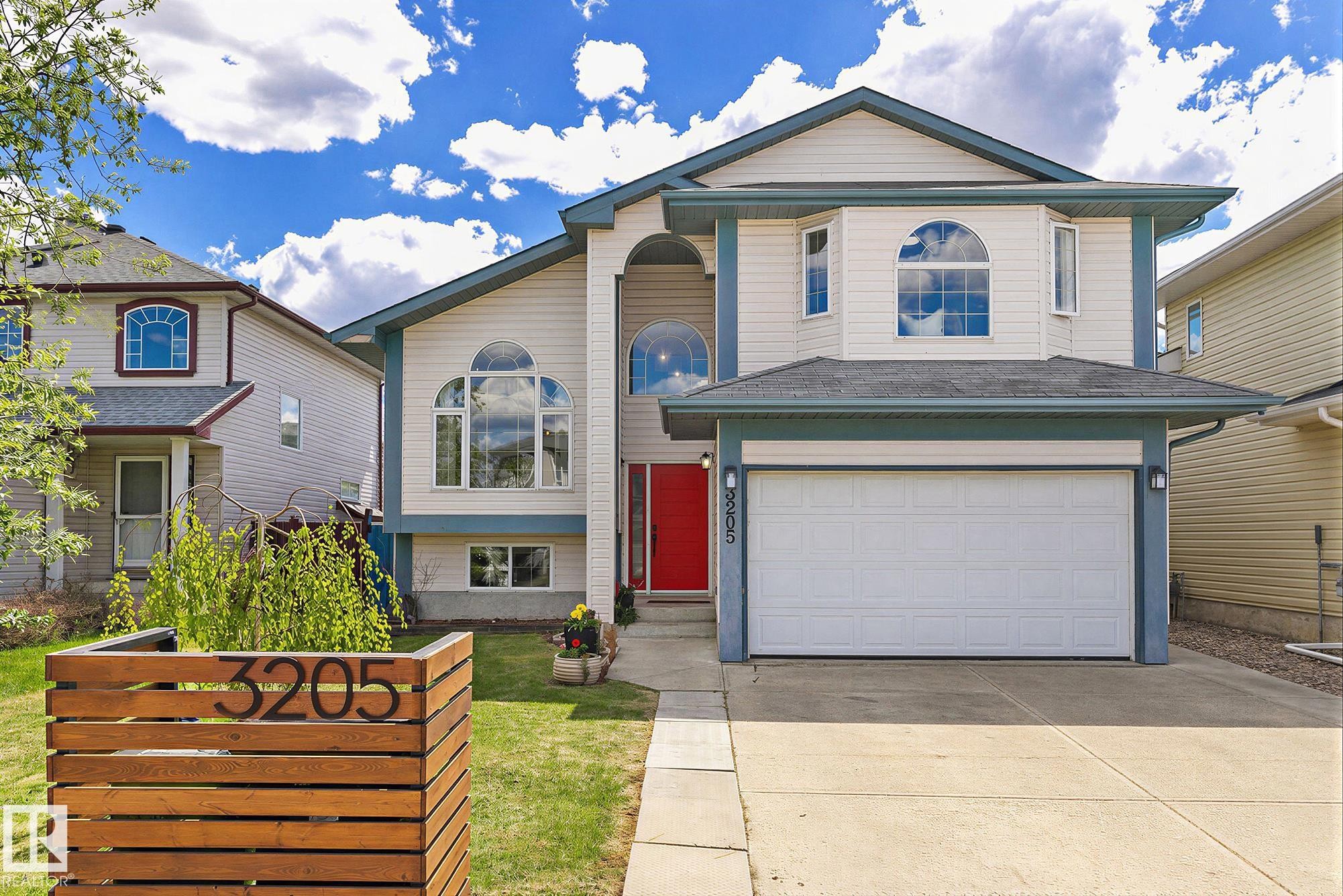 3205 41A Avenue, Edmonton, AB - Outdoor With Facade
