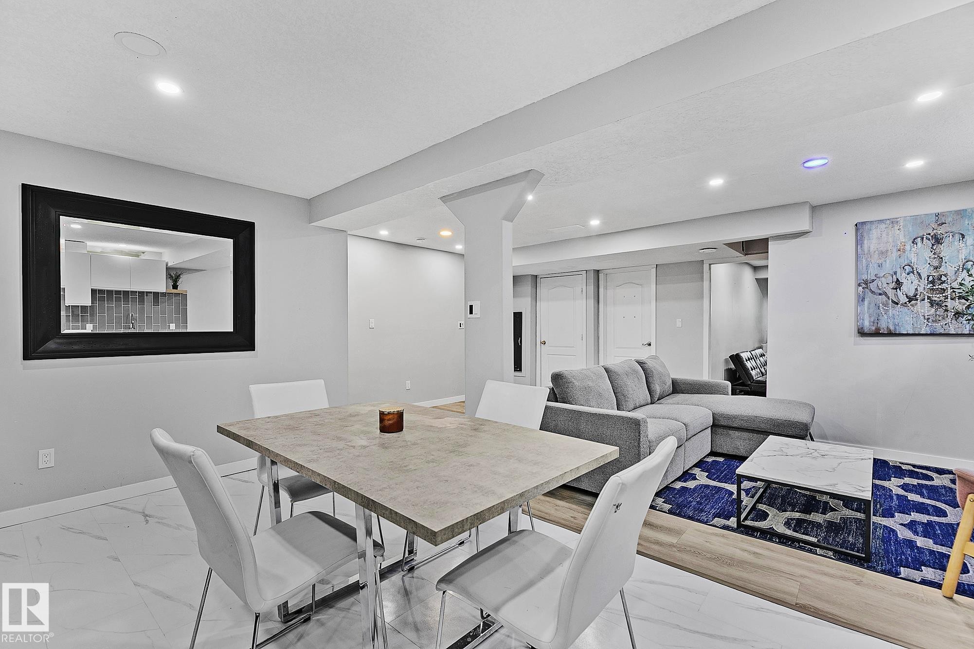 3205 41A Avenue, Edmonton, AB - Indoor Photo Showing Dining Room