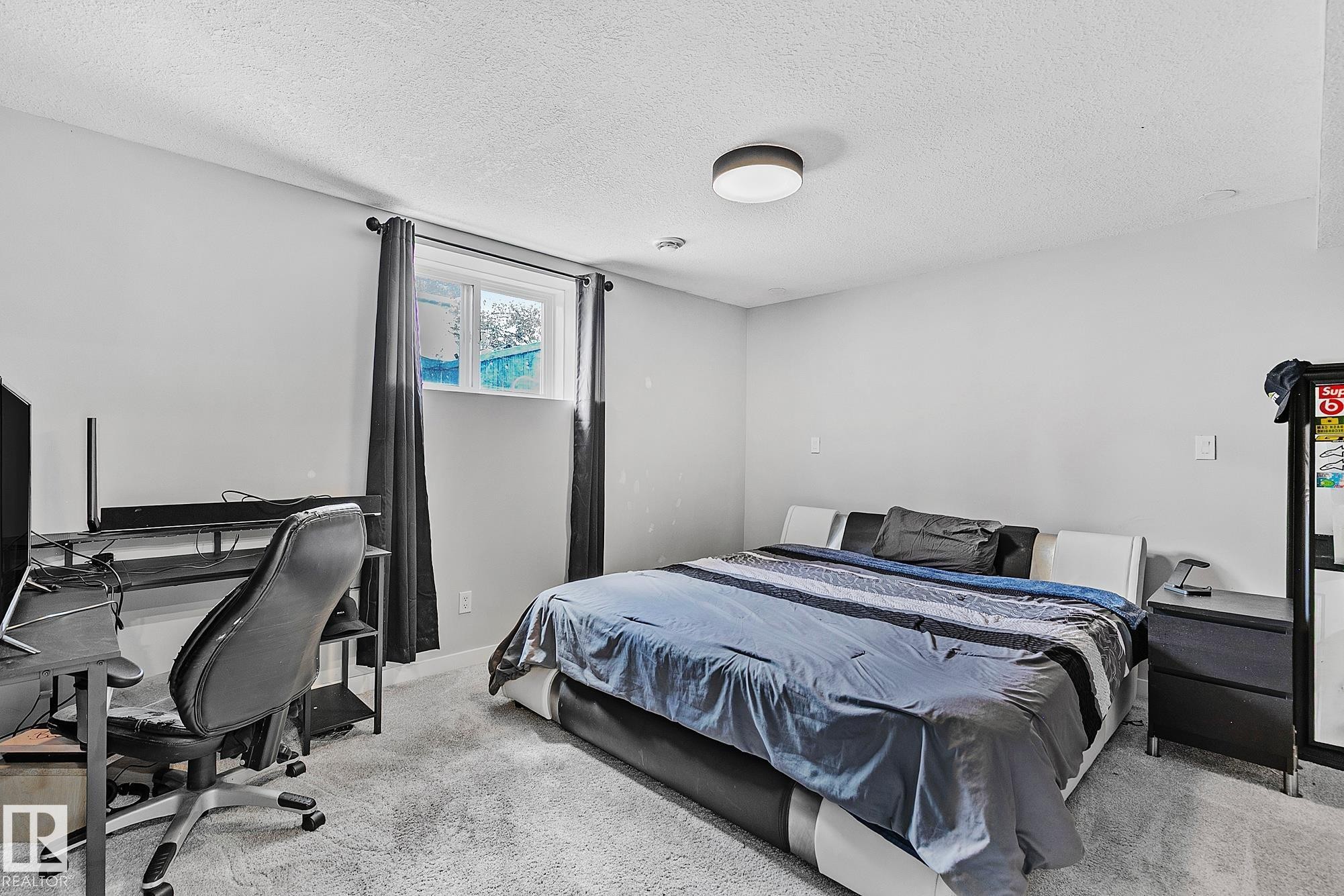 3205 41A Avenue, Edmonton, AB - Indoor Photo Showing Bedroom