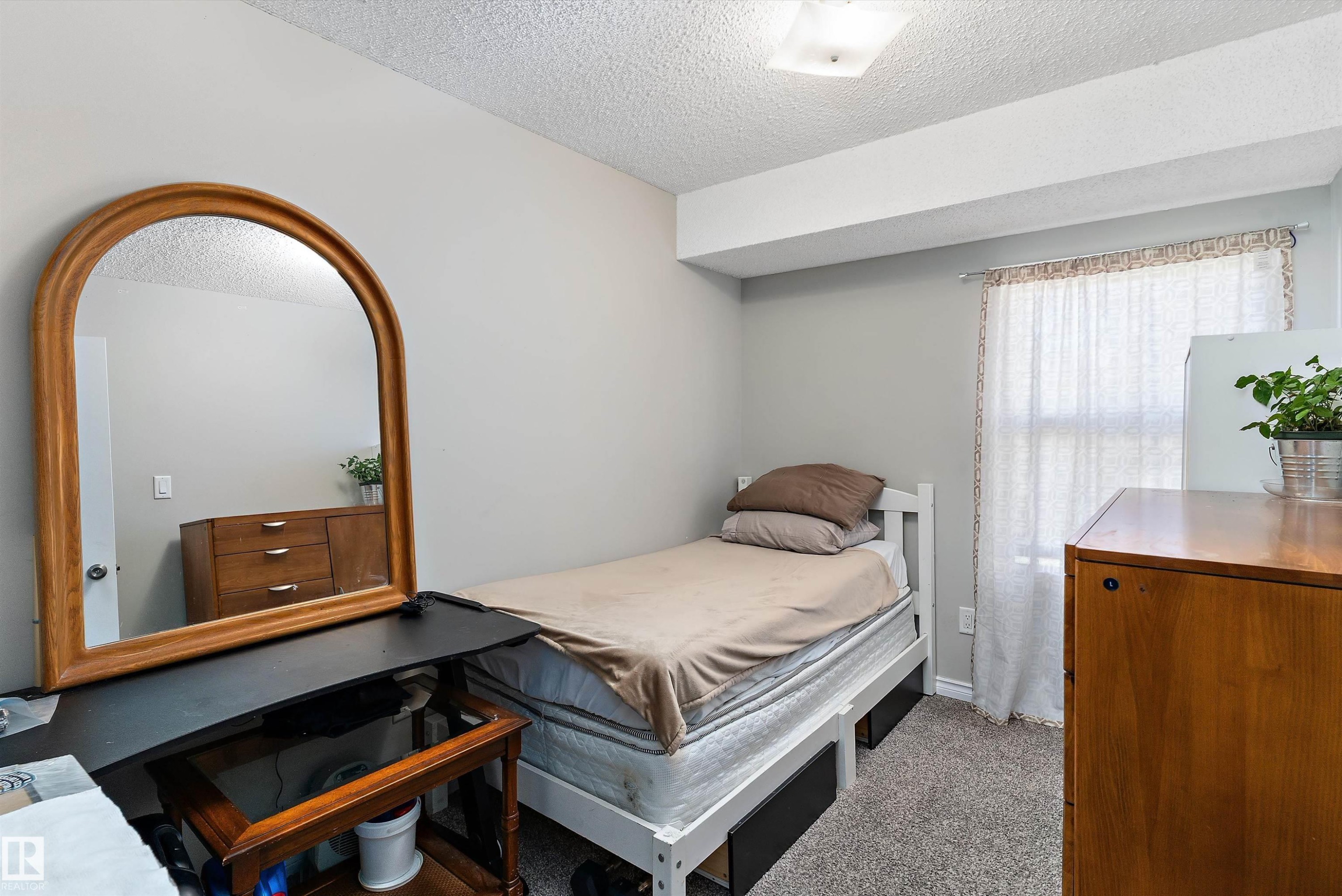 6617 180 Street, Edmonton, AB - Indoor Photo Showing Bedroom