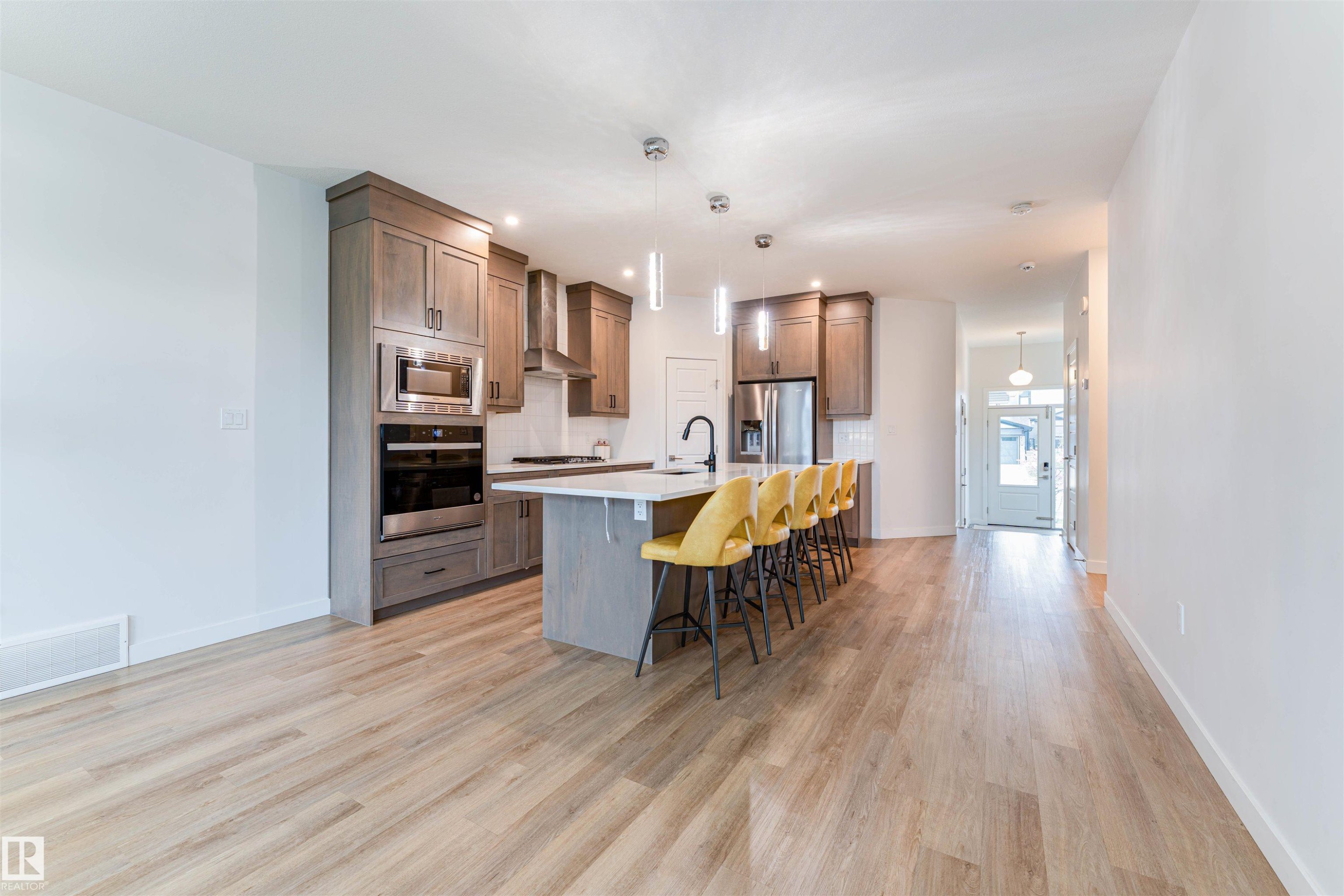 231 Orchards Boulevard, Edmonton, AB - Indoor Photo Showing Kitchen With Upgraded Kitchen