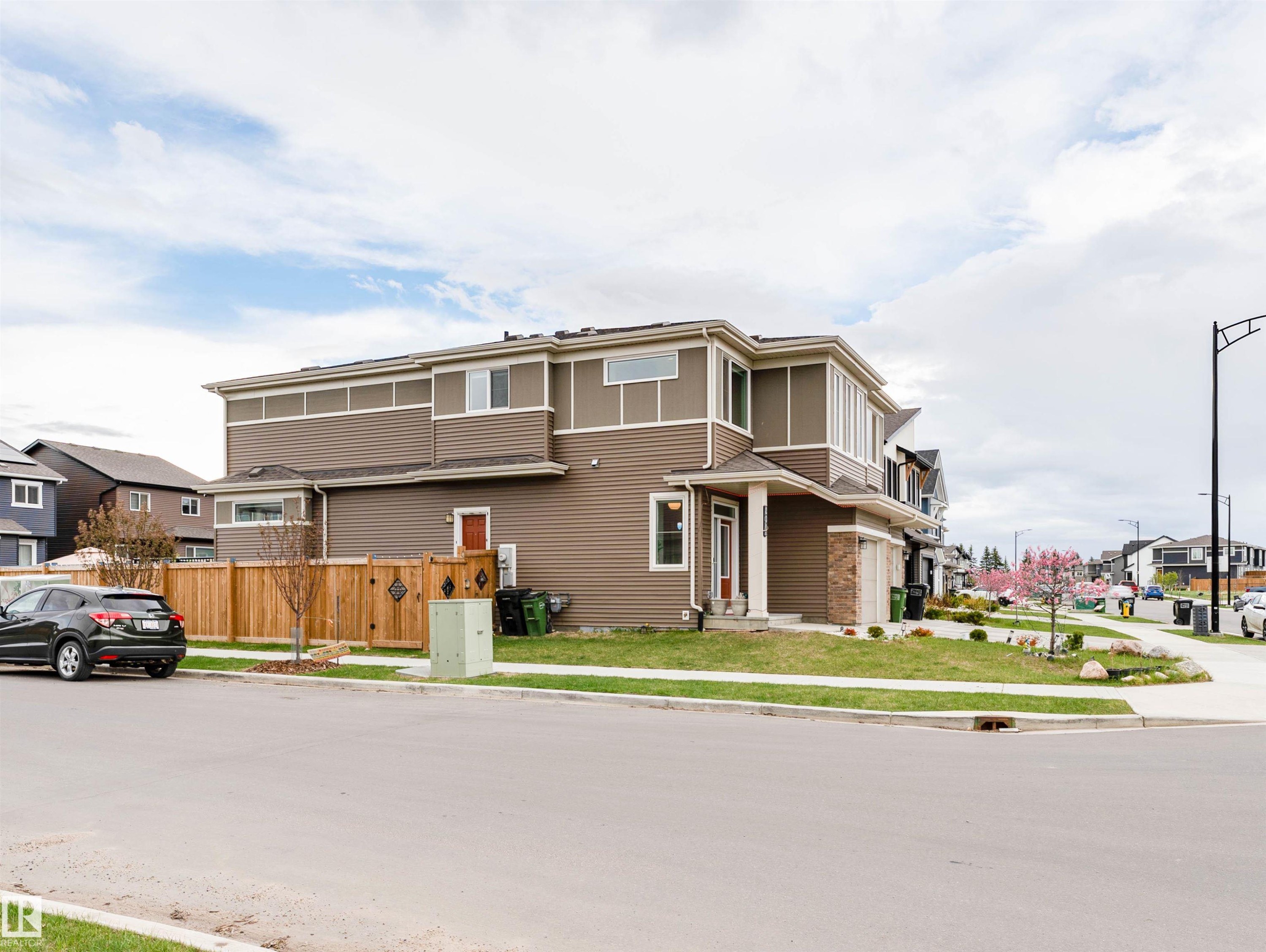 231 Orchards Boulevard, Edmonton, AB - Outdoor