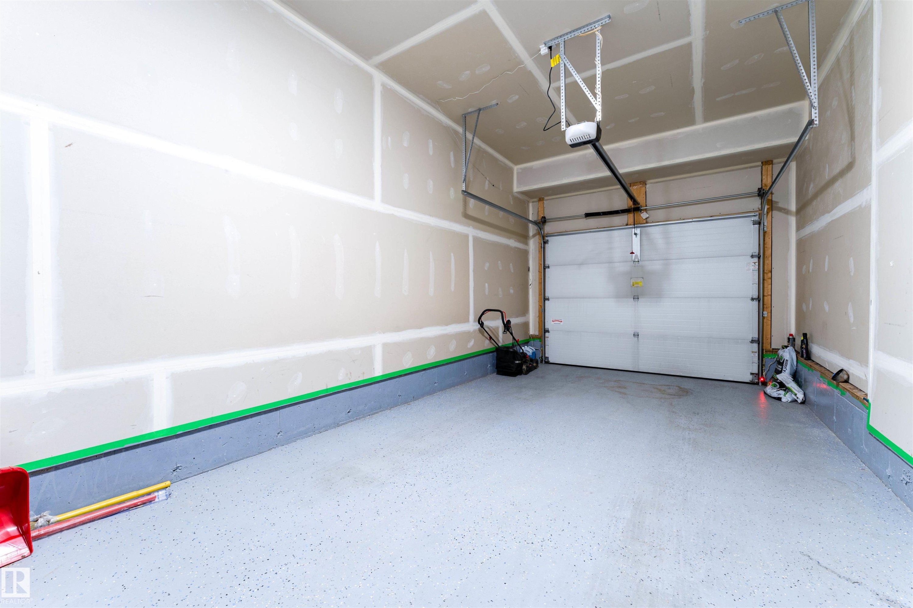 231 Orchards Boulevard, Edmonton, AB - Indoor Photo Showing Garage