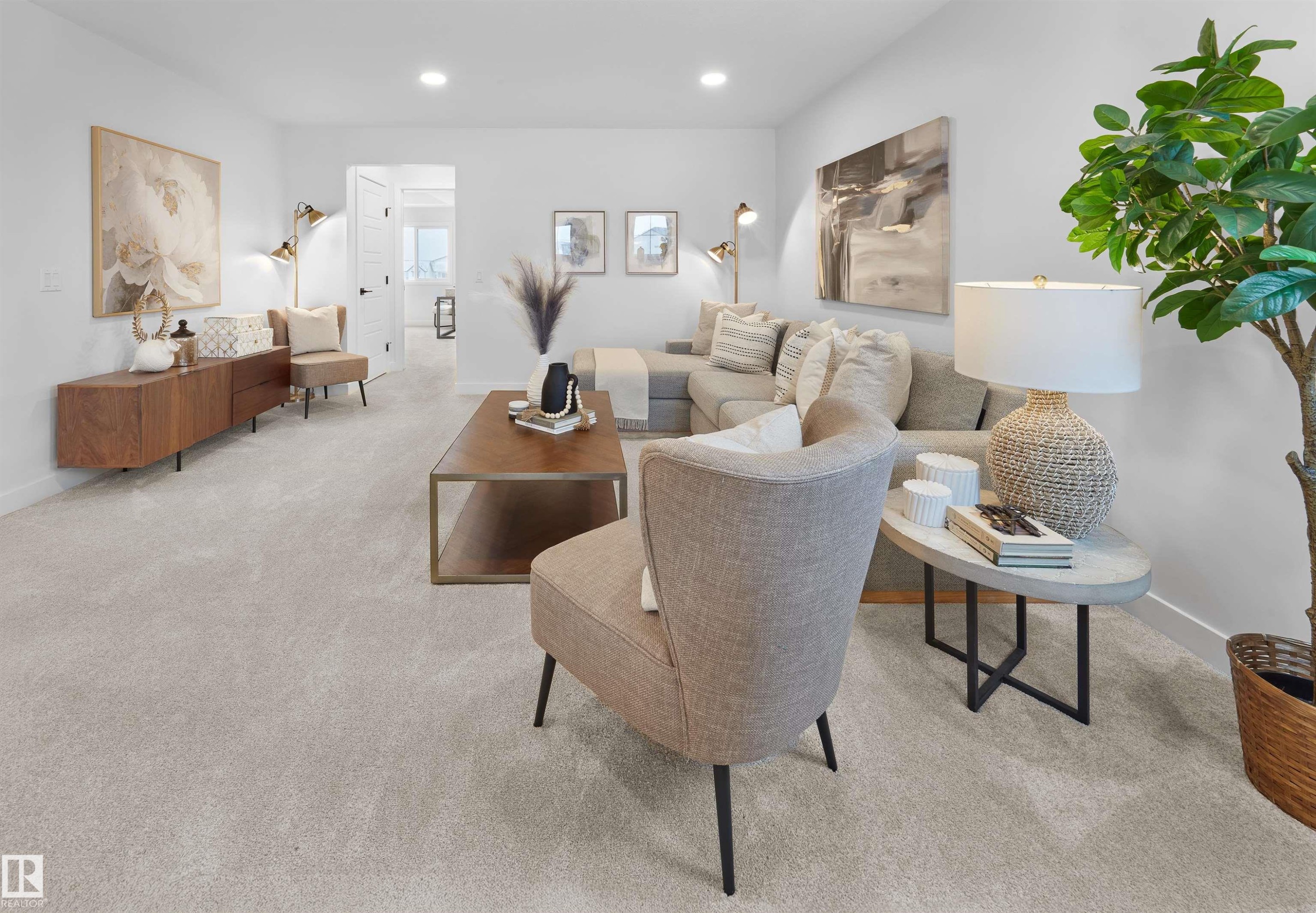 1028 Cristall Crescent, Edmonton, AB - Indoor Photo Showing Living Room