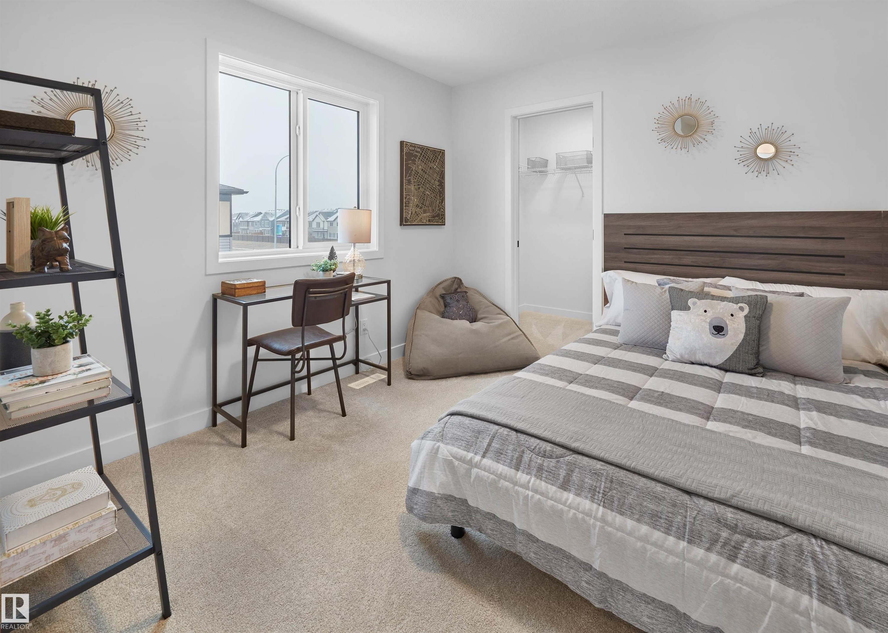 1028 Cristall Crescent, Edmonton, AB - Indoor Photo Showing Bedroom