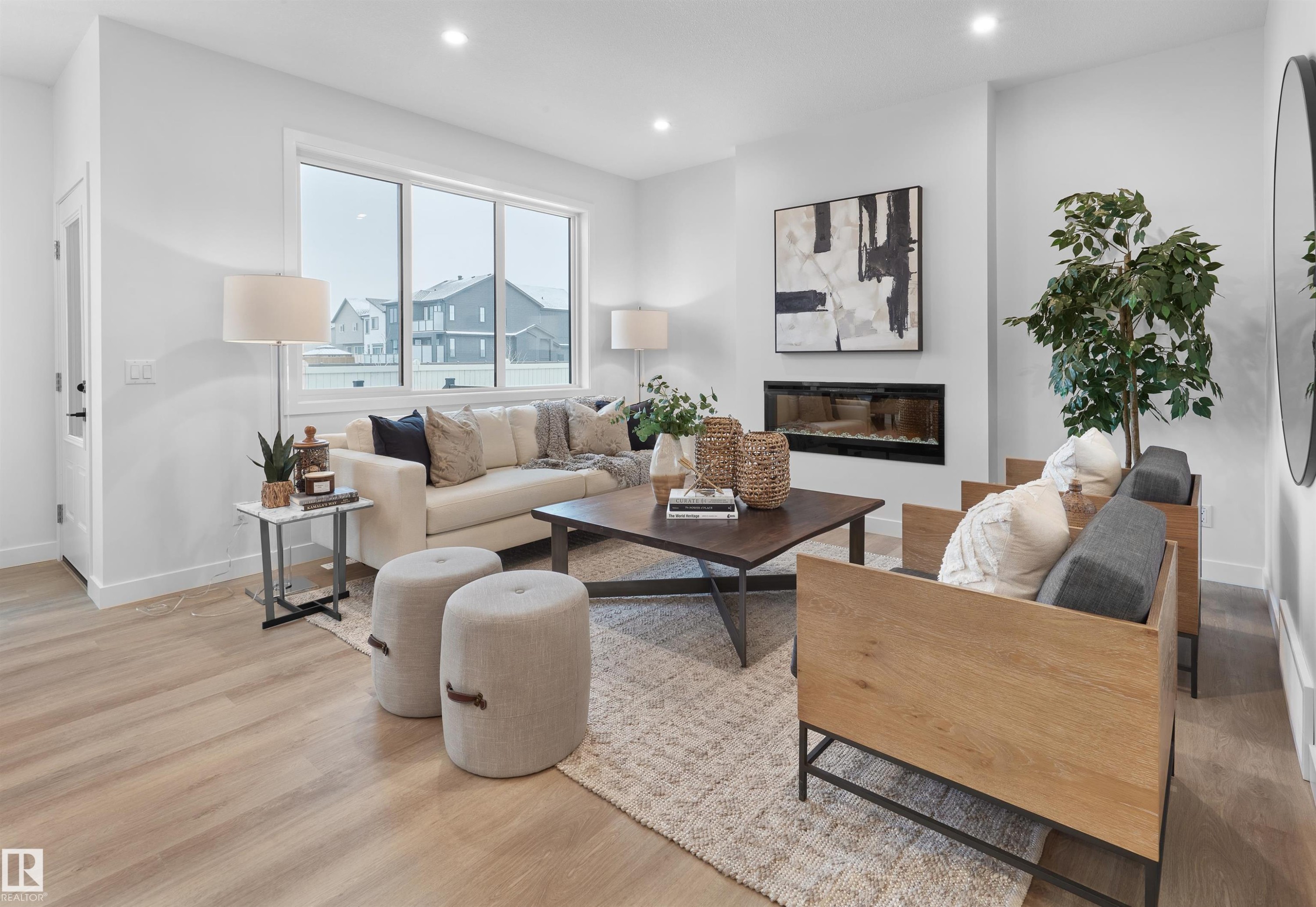 1028 Cristall Crescent, Edmonton, AB - Indoor Photo Showing Living Room With Fireplace
