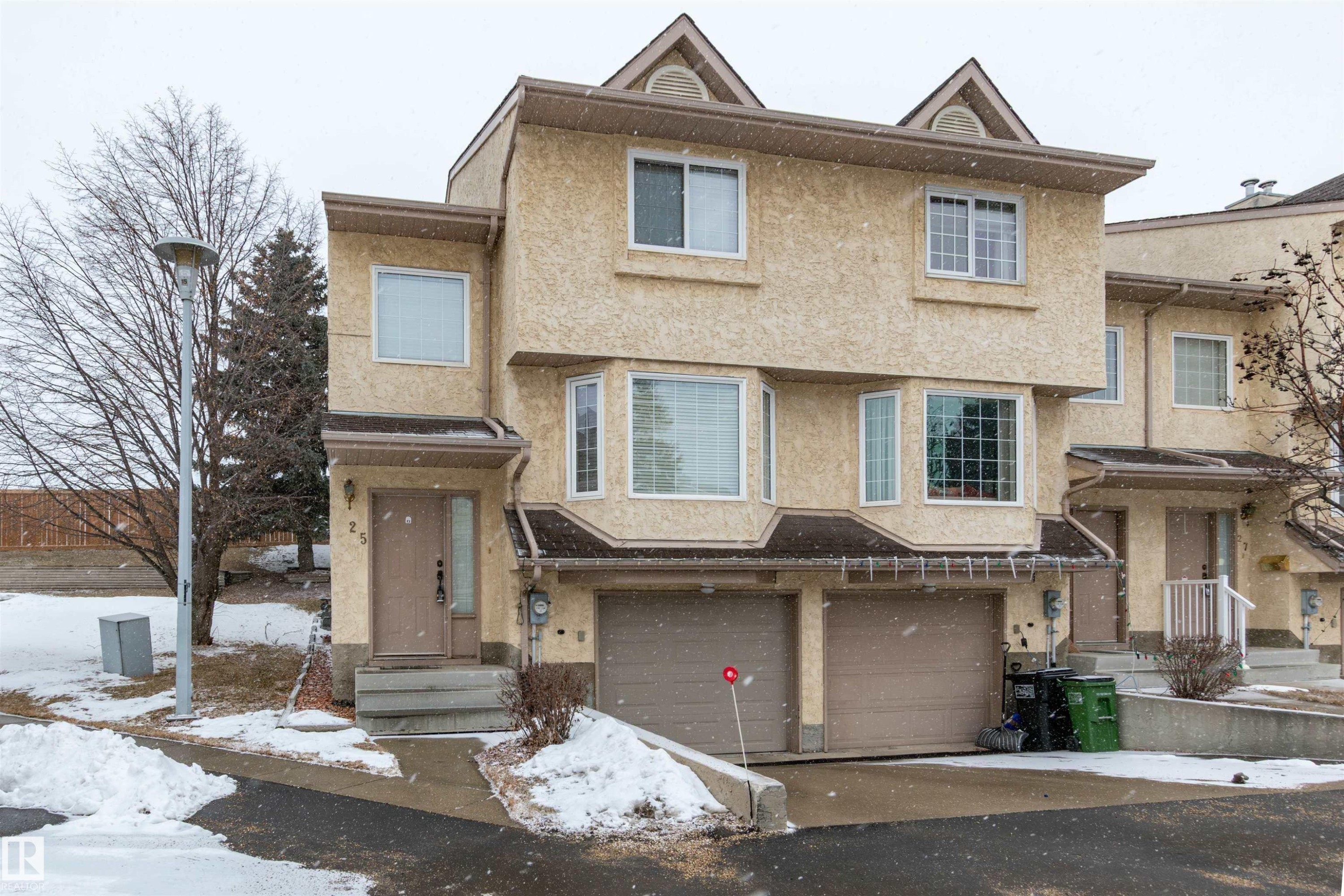 25 3645 145 Avenue, Edmonton, AB - Outdoor With Facade