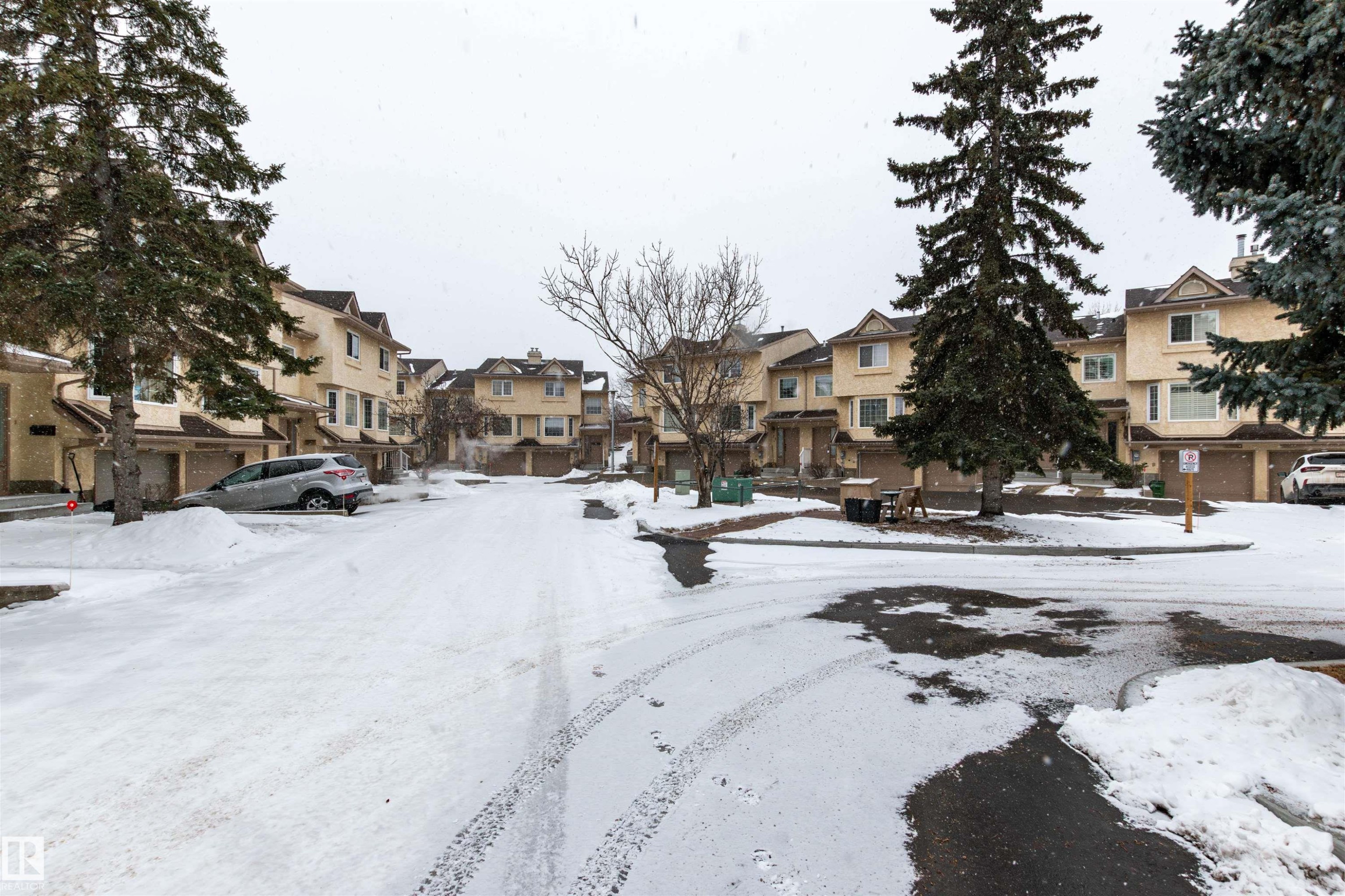 25 3645 145 Avenue, Edmonton, AB - Outdoor With Facade