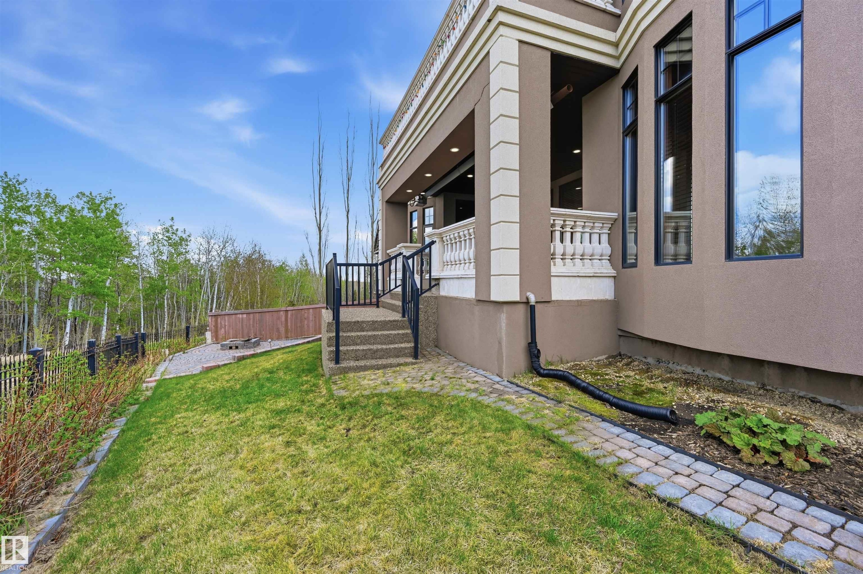 1004 Hollands Point(E), Edmonton, AB - Outdoor