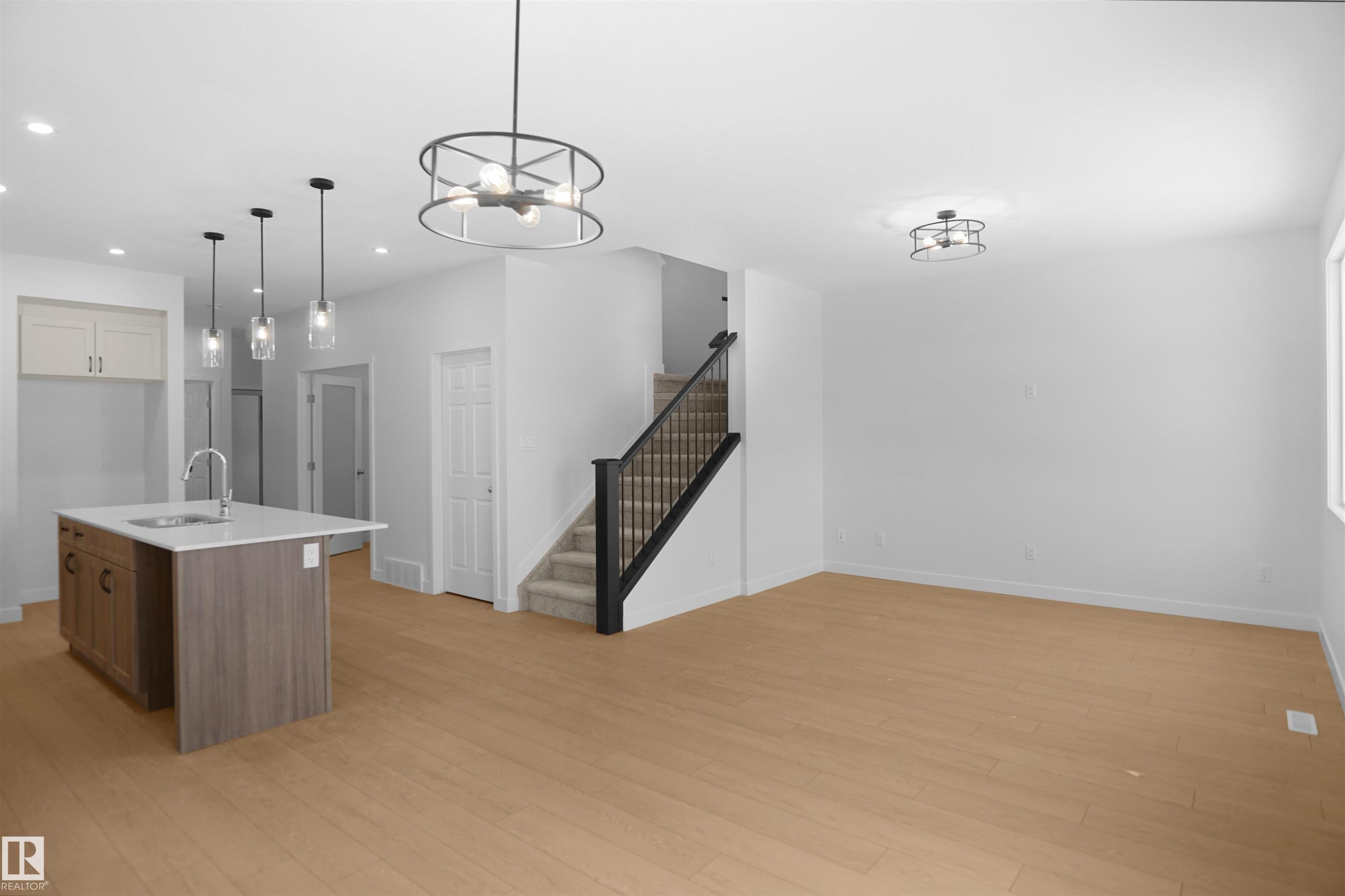 6343 175 Avenue, Edmonton, AB - Indoor