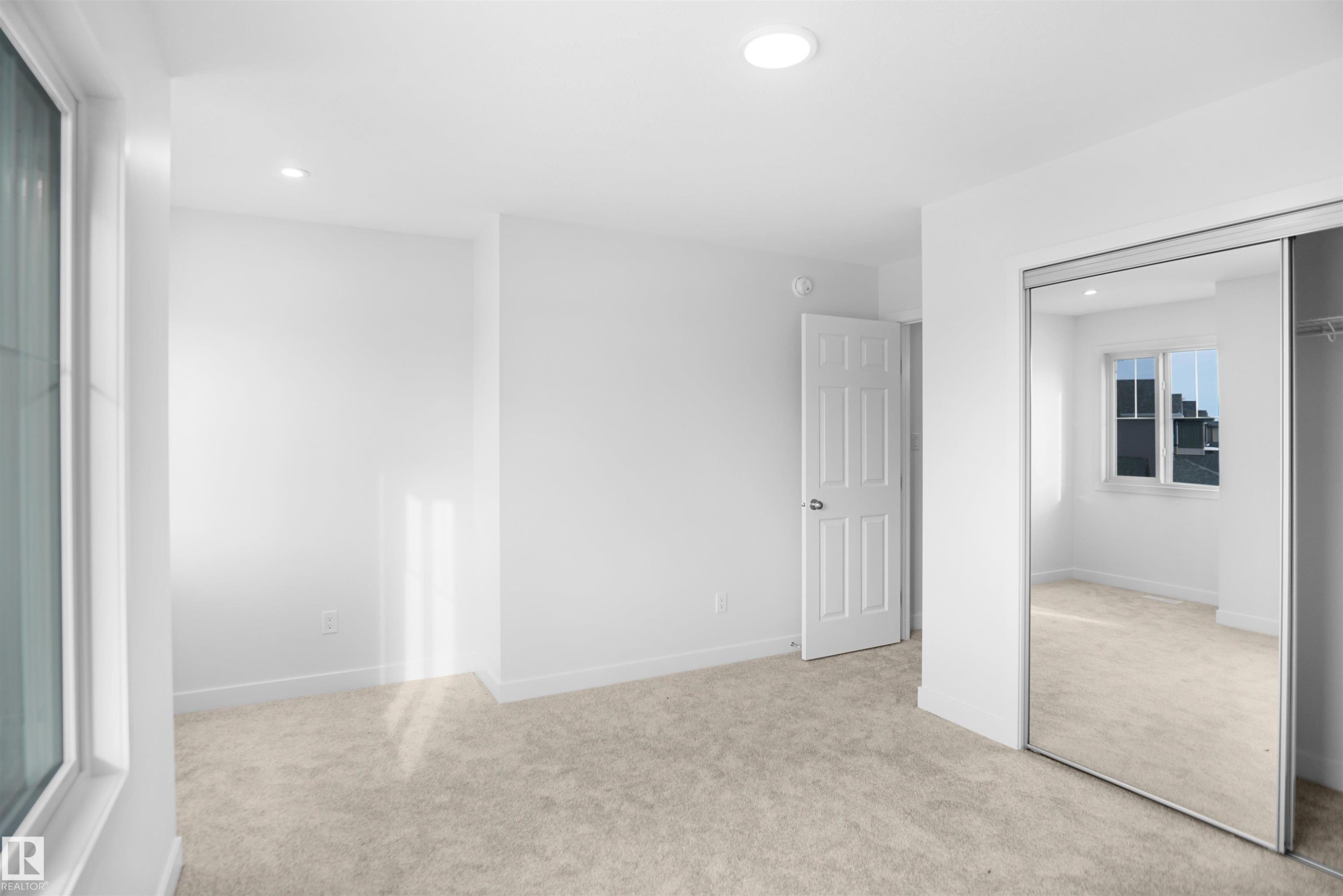6343 175 Avenue, Edmonton, AB - Indoor Photo Showing Other Room