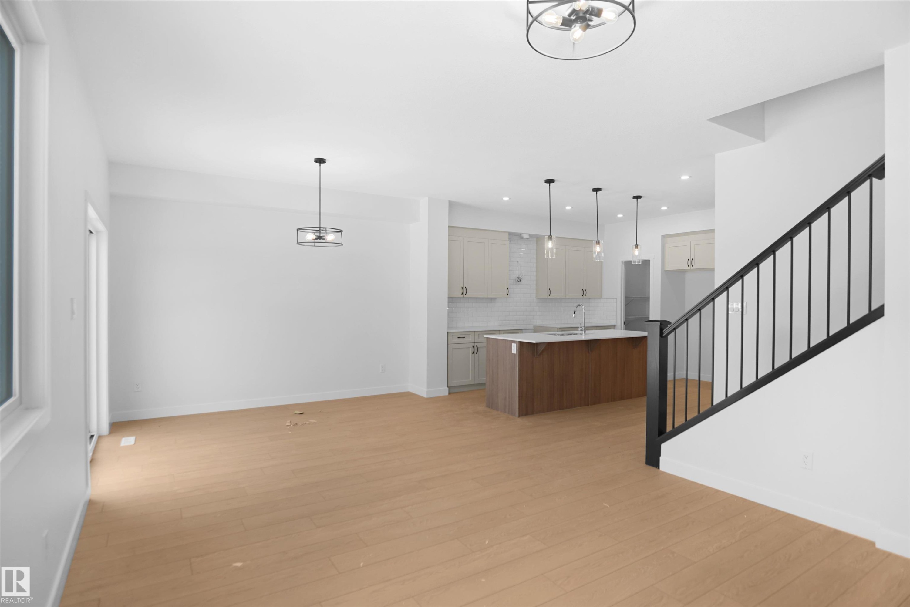 6343 175 Avenue, Edmonton, AB - Indoor