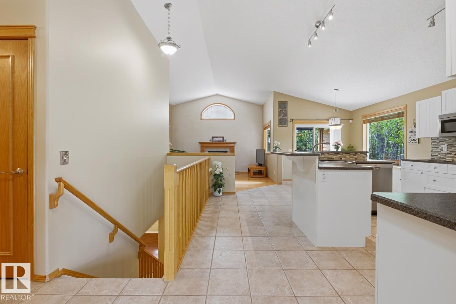 70 Eastcott Drive, St. Albert, AB - Indoor Photo Showing Kitchen