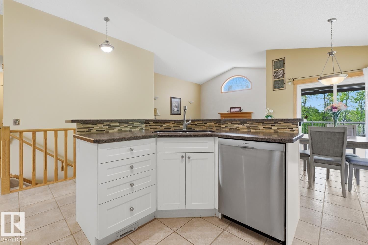 70 Eastcott Drive, St. Albert, AB - Indoor Photo Showing Kitchen