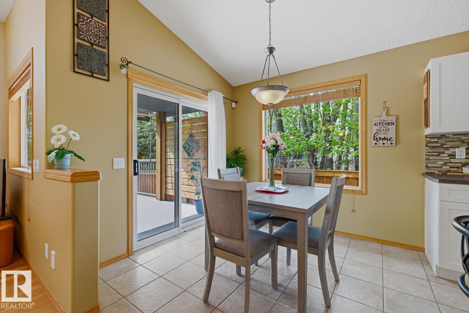 70 Eastcott Drive, St. Albert, AB - Indoor Photo Showing Dining Room