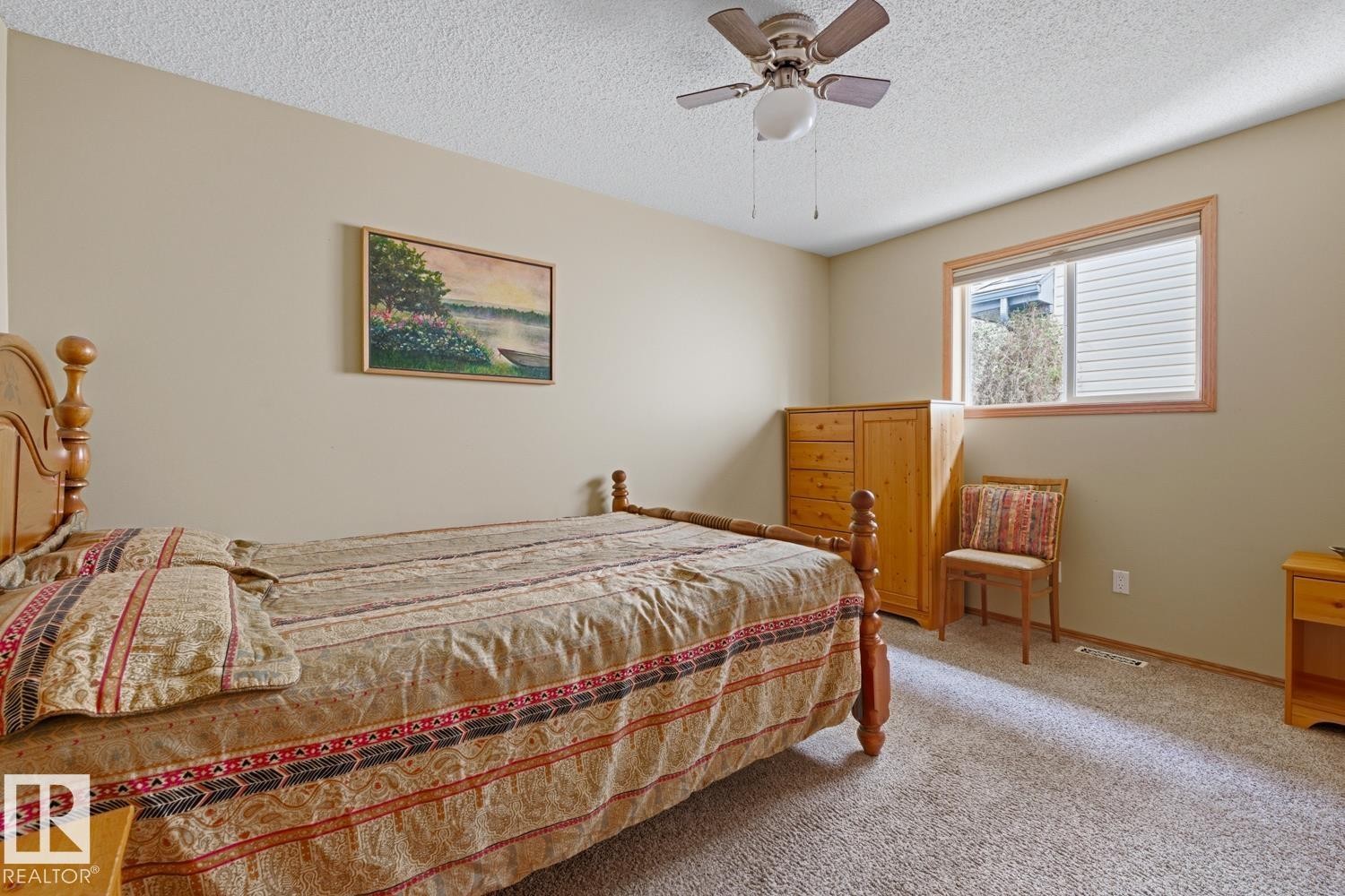 70 Eastcott Drive, St. Albert, AB - Indoor Photo Showing Bedroom